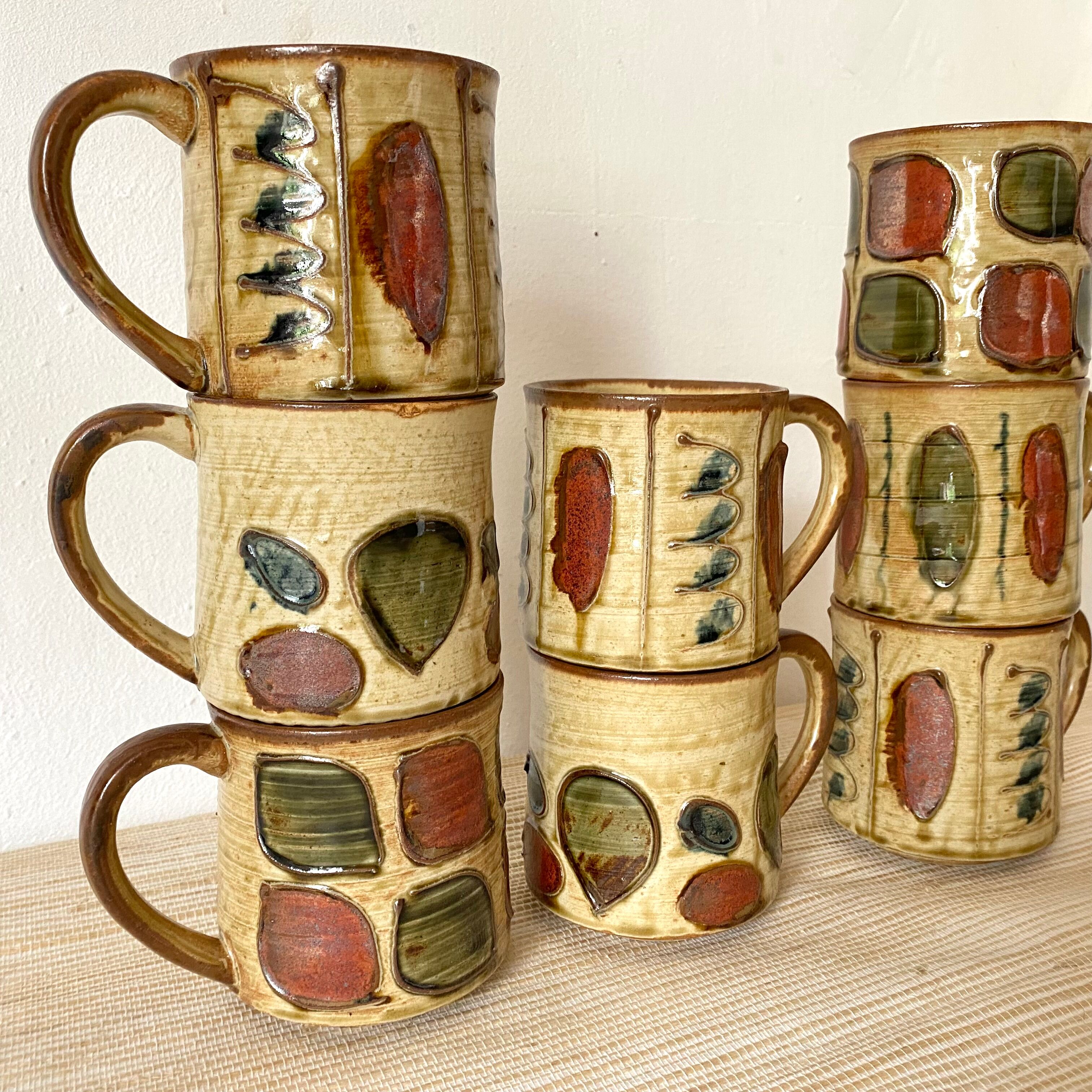 Tasses , mug vintage en céramique