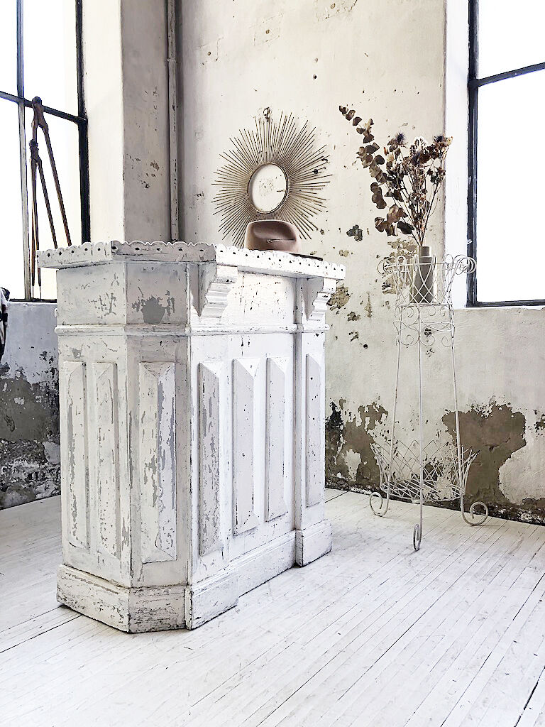 White patina and zinc counter