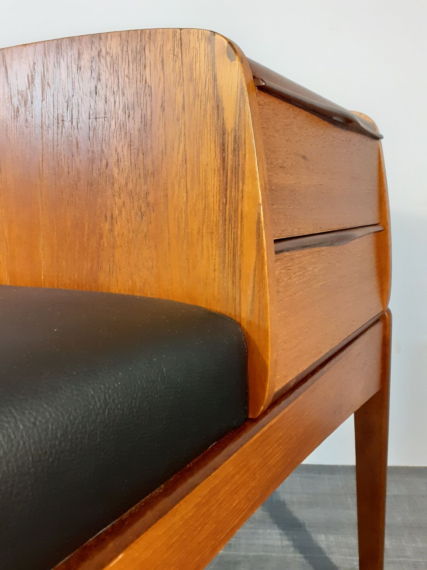 Bench phone 2 drawers in teck and black leather 1970