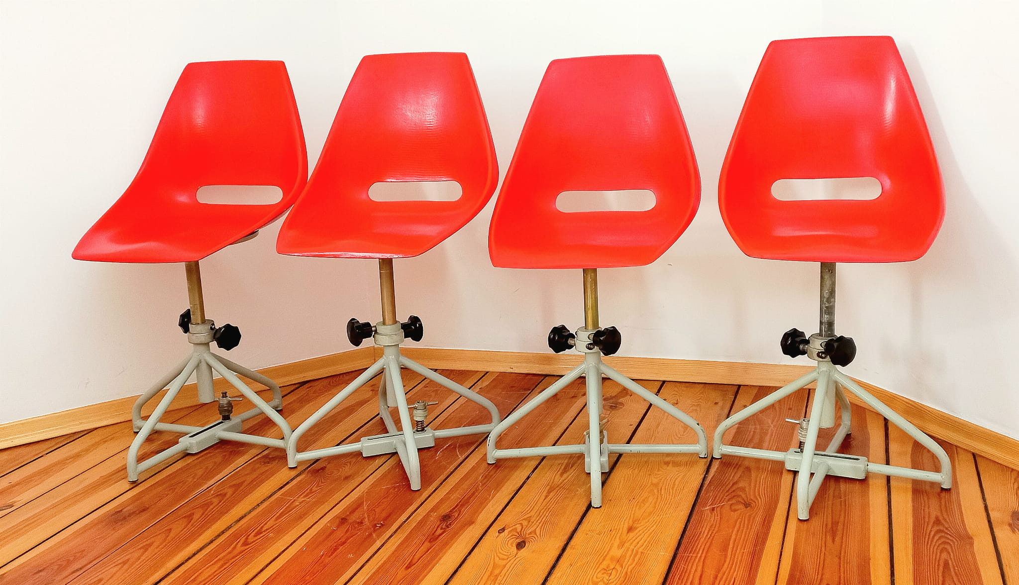 Swivel chair proj. M. Navratil for Vertex, Czechoslovakia 60"