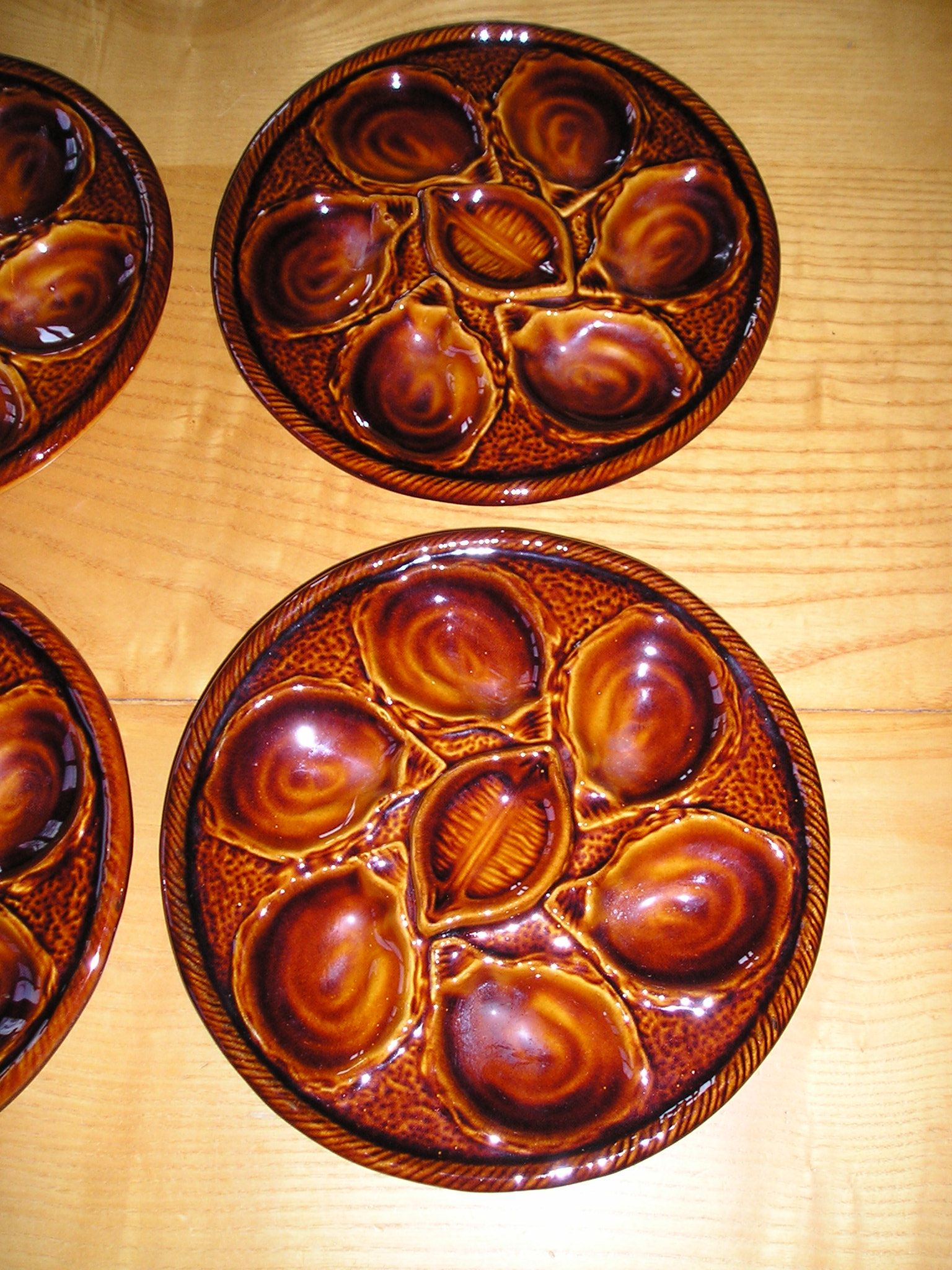 Set of 6 St Clément earthenware oyster plates