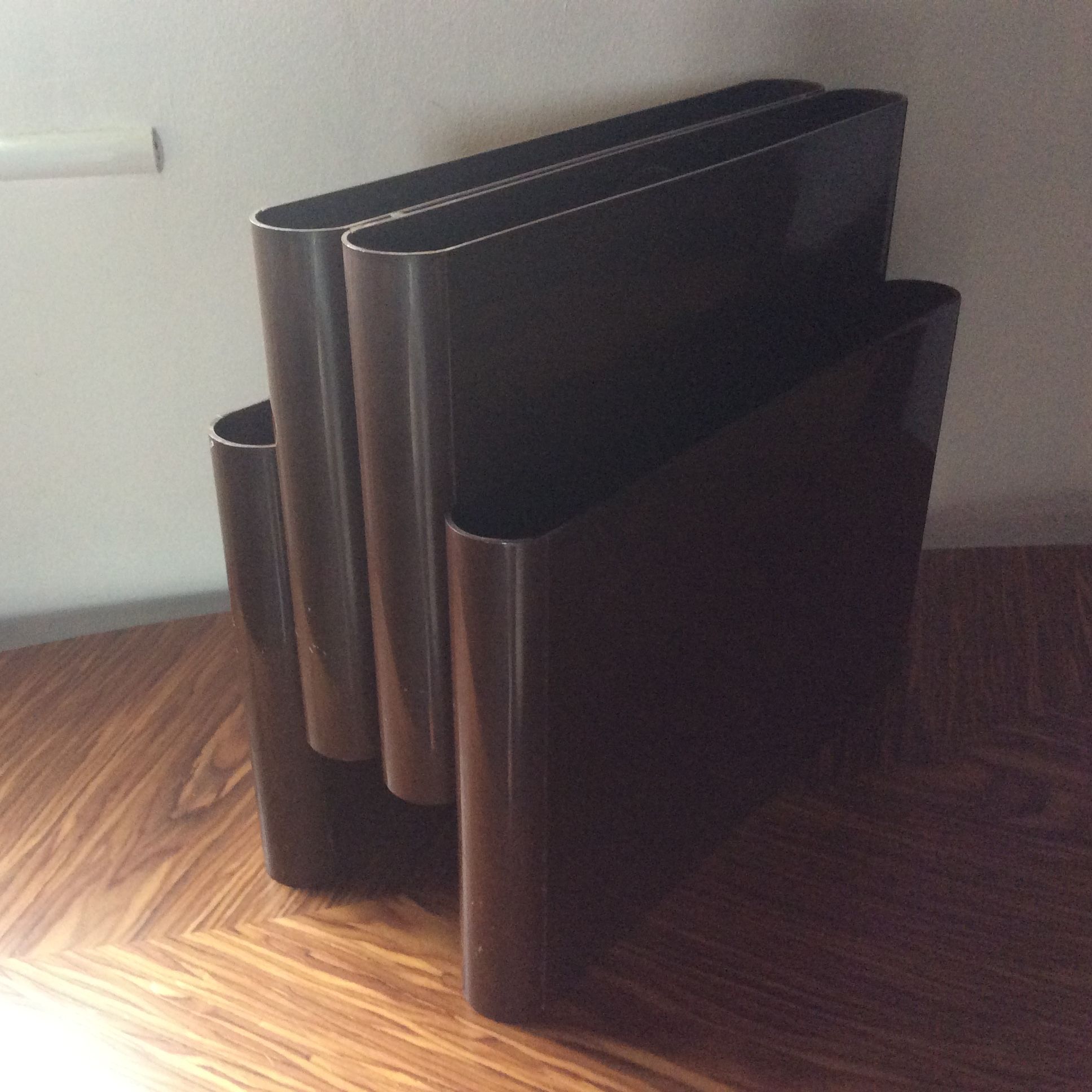 Kartell magazine holder by Giotto Stopino from the 60s-70s Italy
