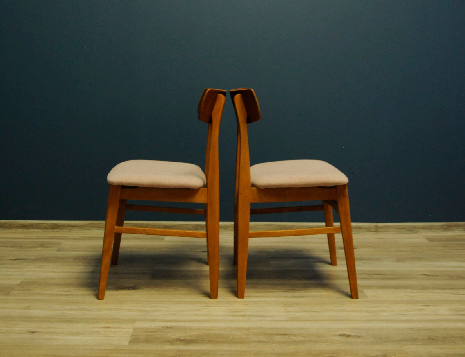 Set of 2 vintage chairs