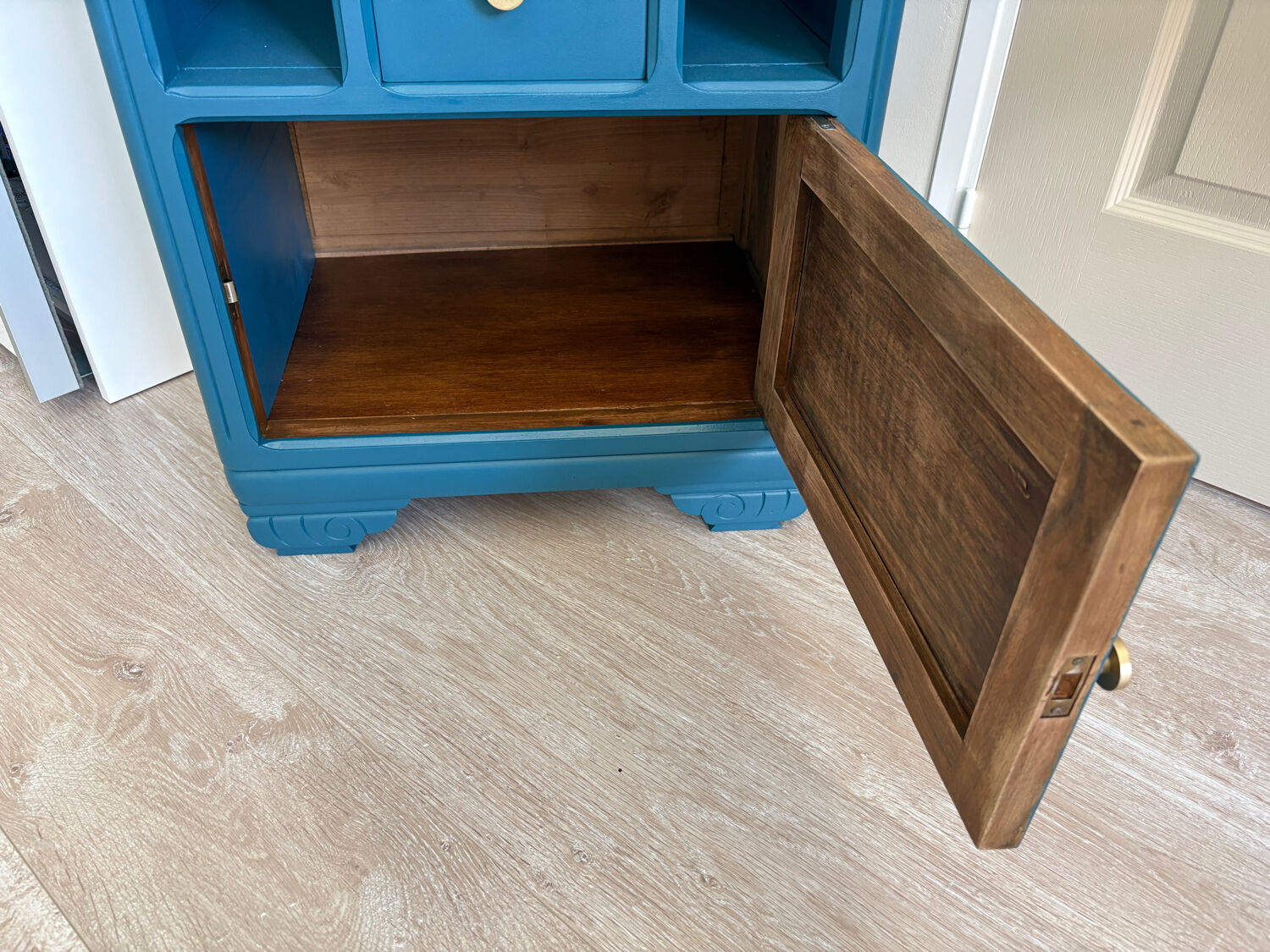 Art Deco bedside table reimagined – Teal & Onyx Marble