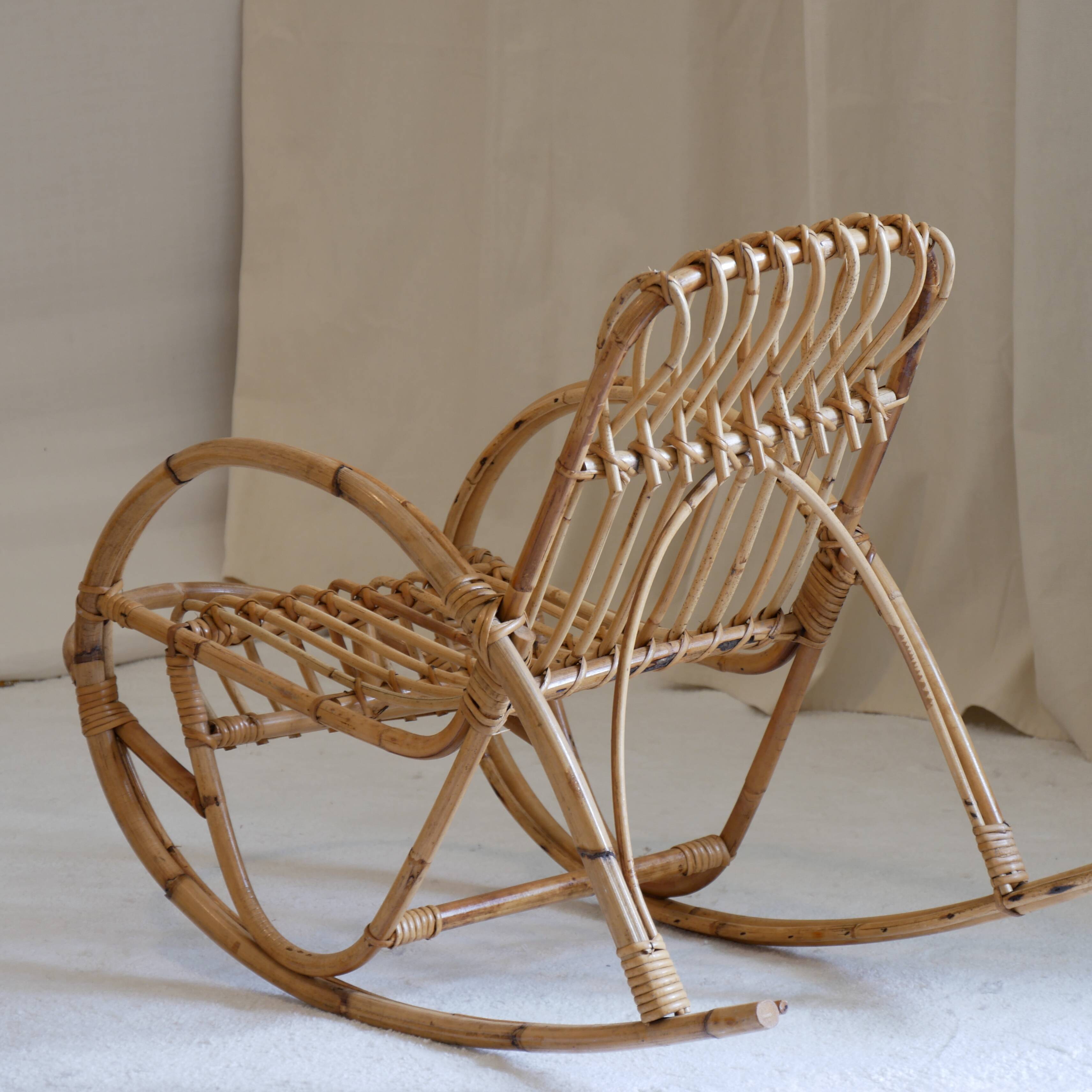 VINTAGE RATTAN ROCKING CHAIR