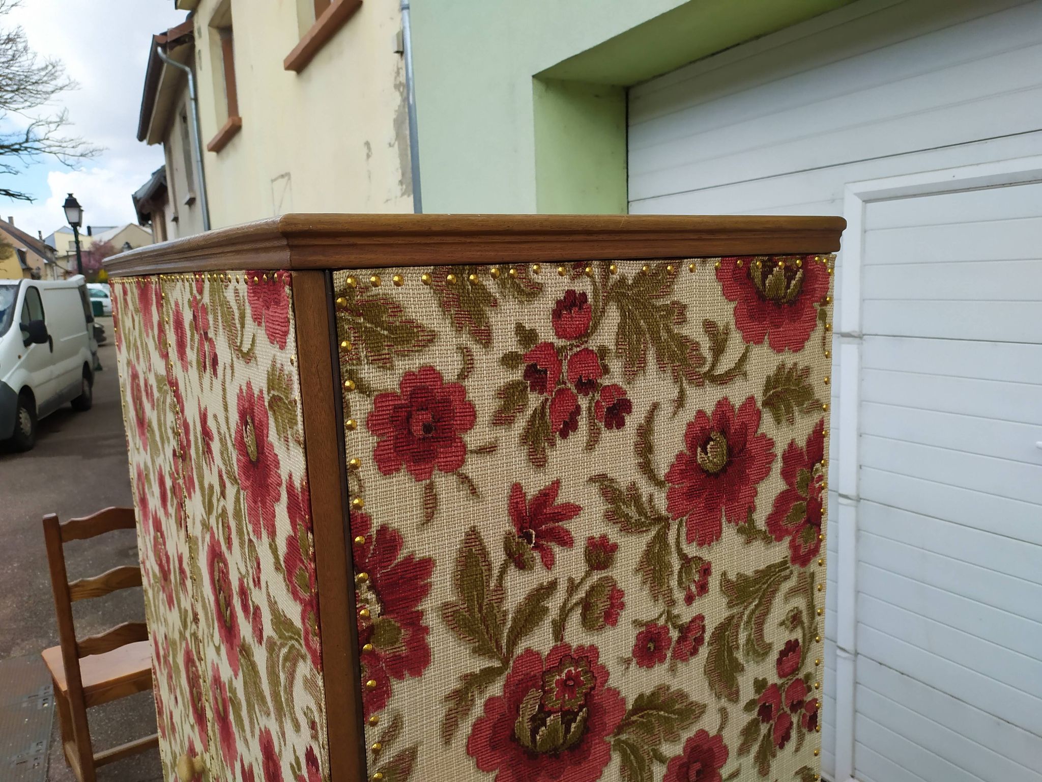 Armoire - penderie - Ancienne - Bois - Tissu Floral - Artisanal