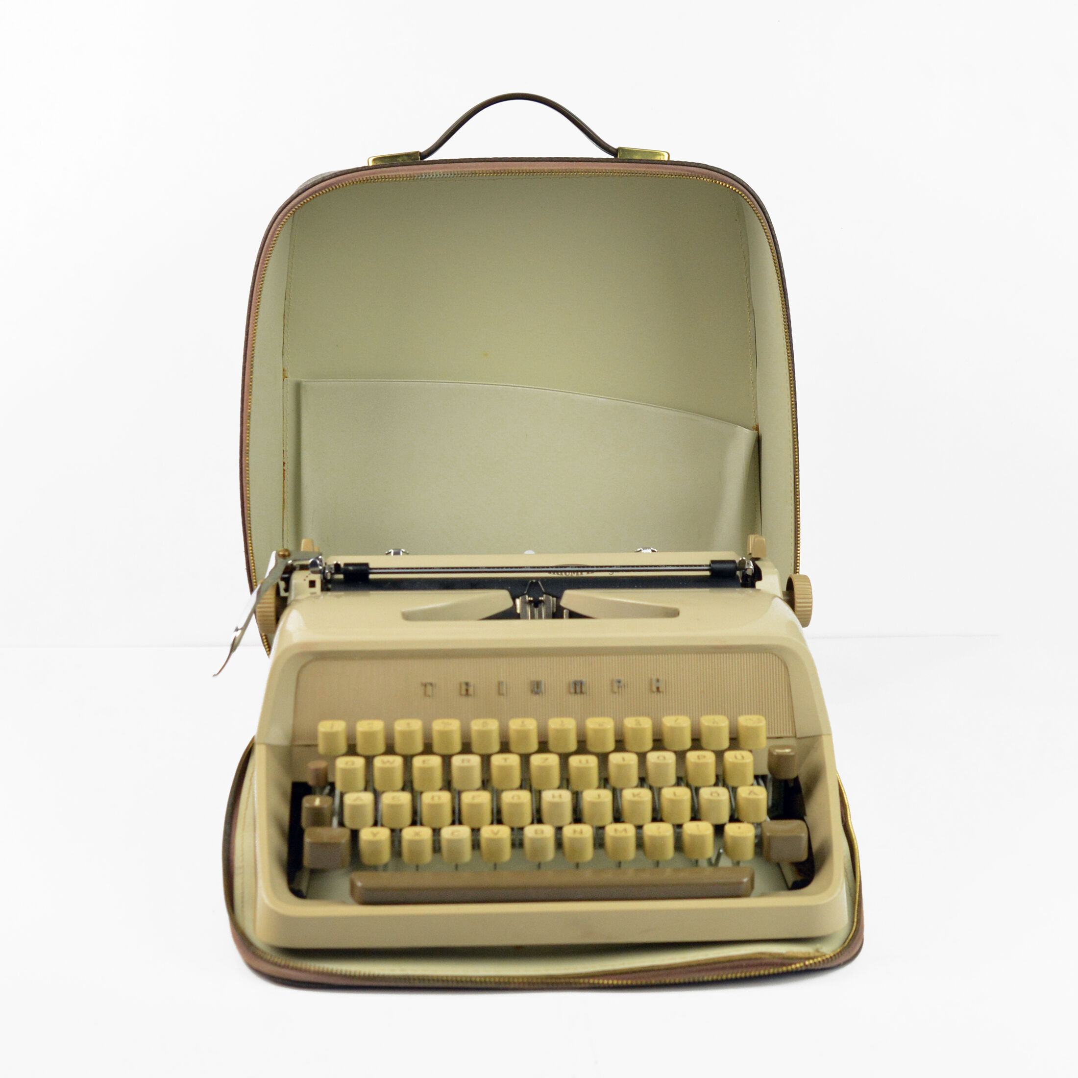 1964 modern suitcase typewriter, Triumph Gabrielle 1, Germany
