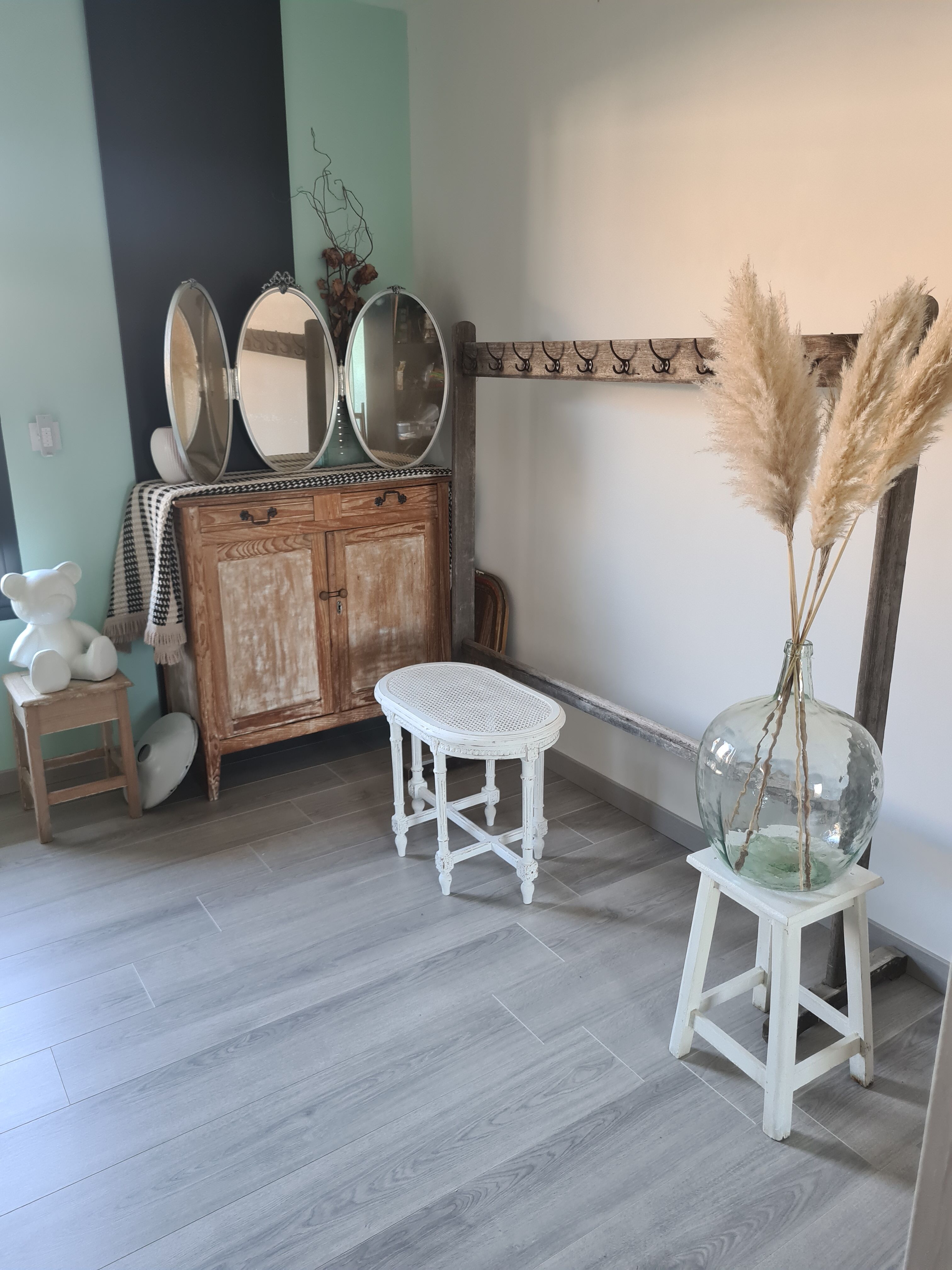 Small piano bench canné shabby chic style