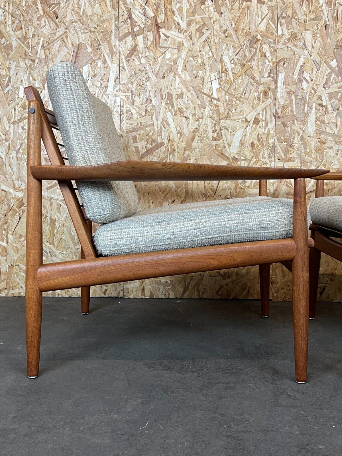 Pair of teak easy armchairs by Svend Aage Eriksen for Glostrup