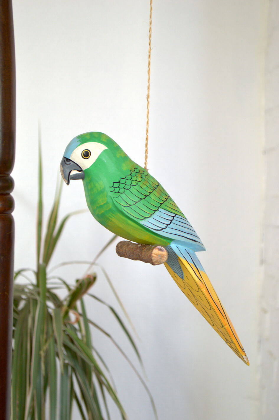 Wooden parrot to hang