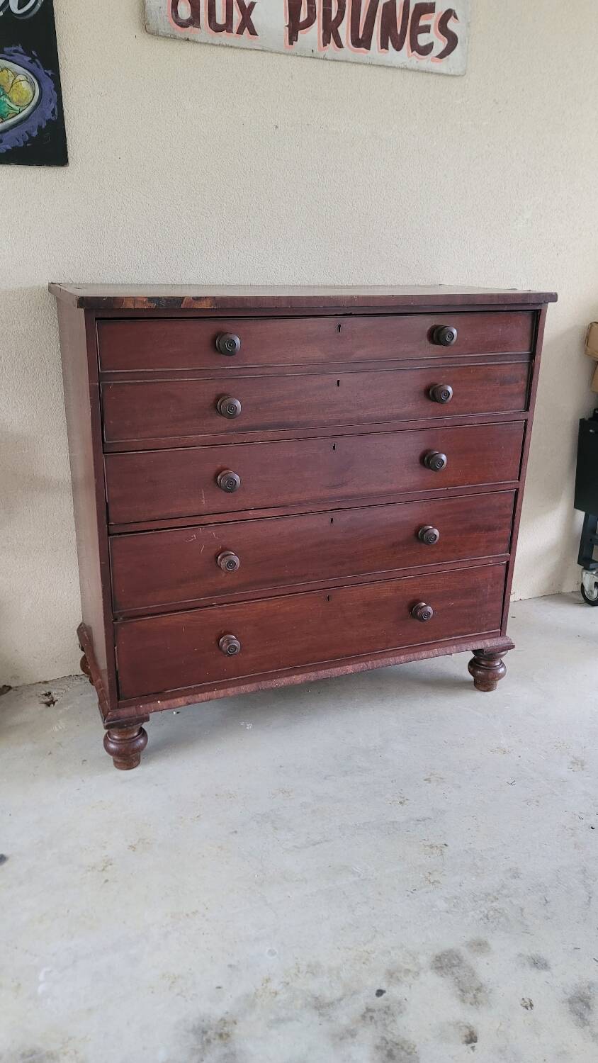 Victorian chest of drawers