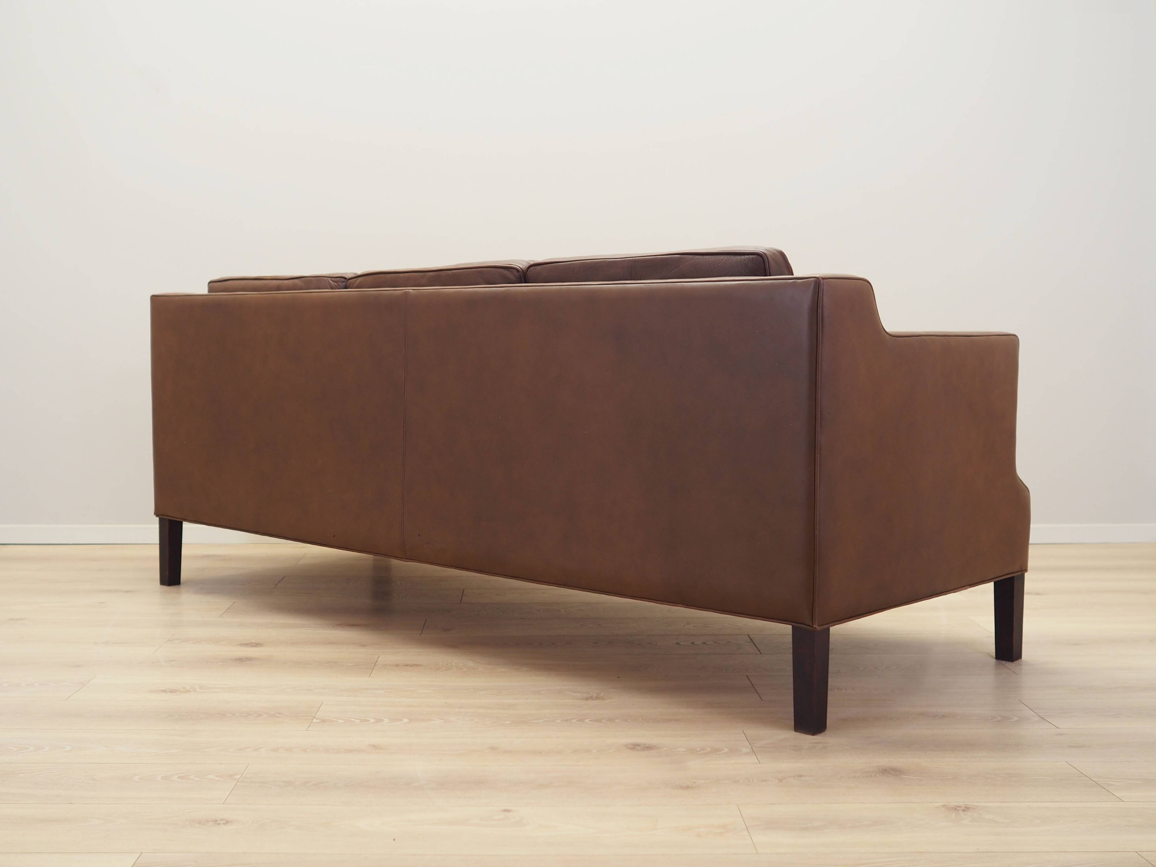 Canapé en cuir marron, design danois, années 1970, production : Danemark