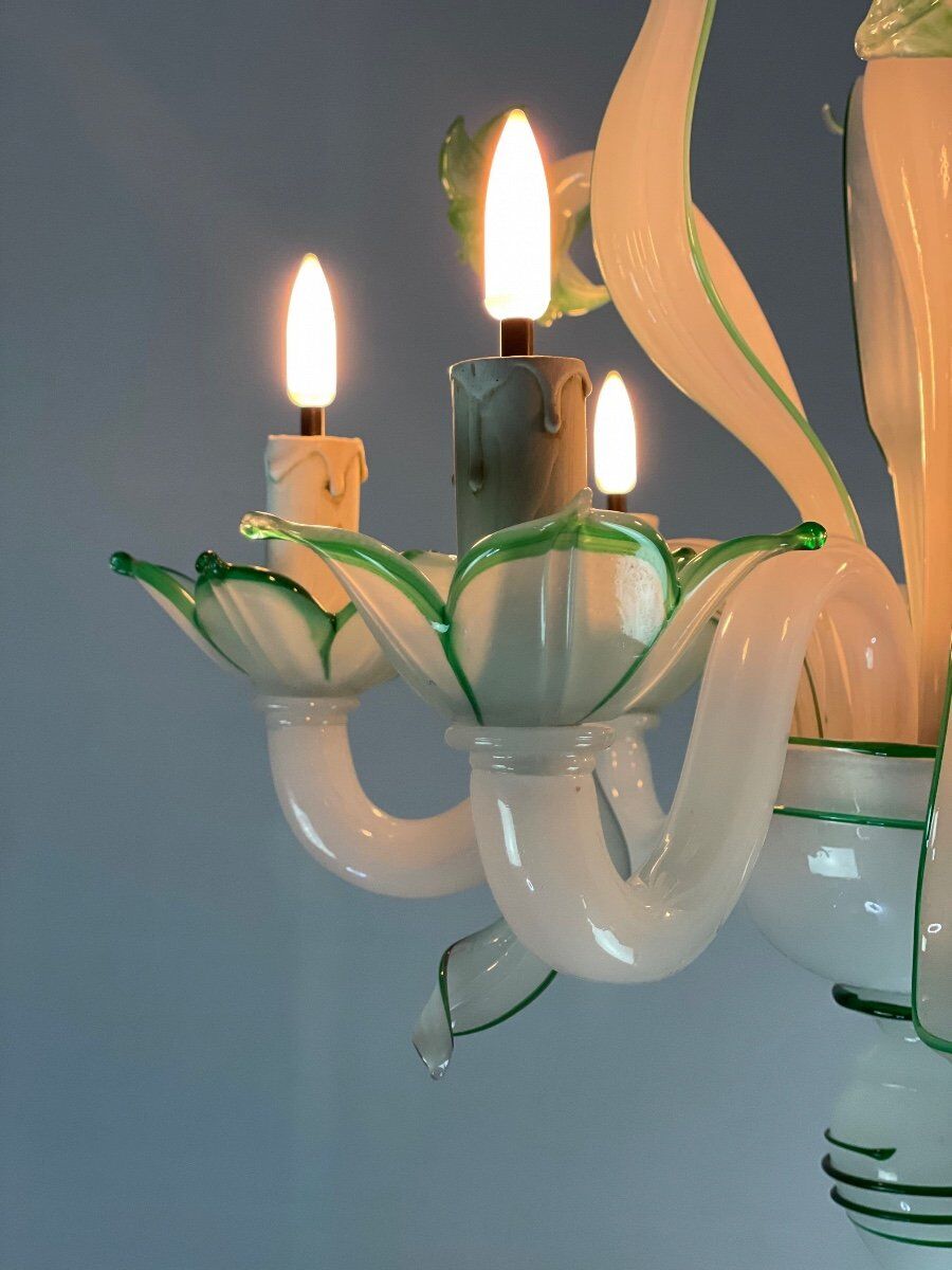 Venetian chandelier in opaline white and green Murano glass