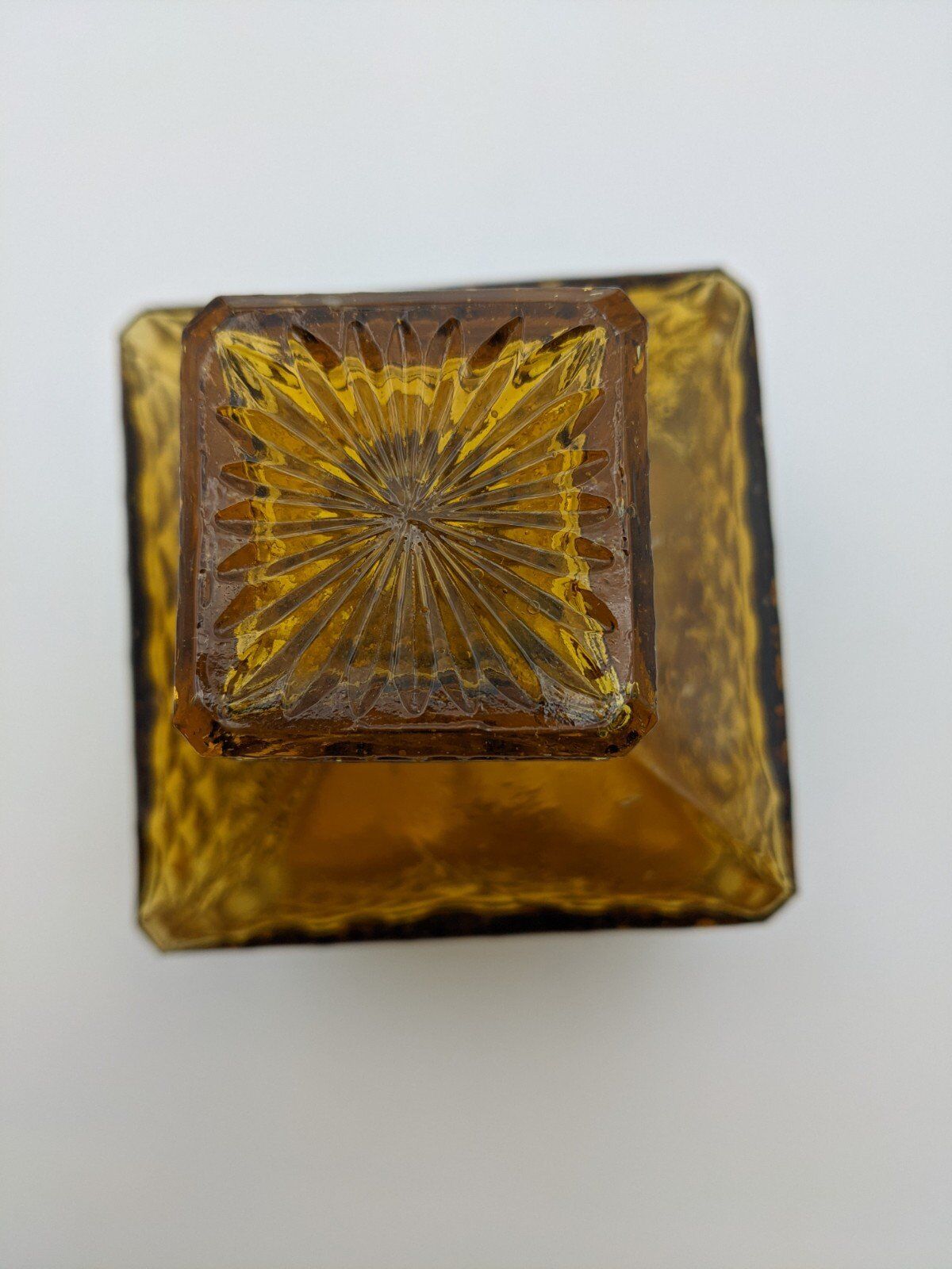 small square carafe, smoked brown