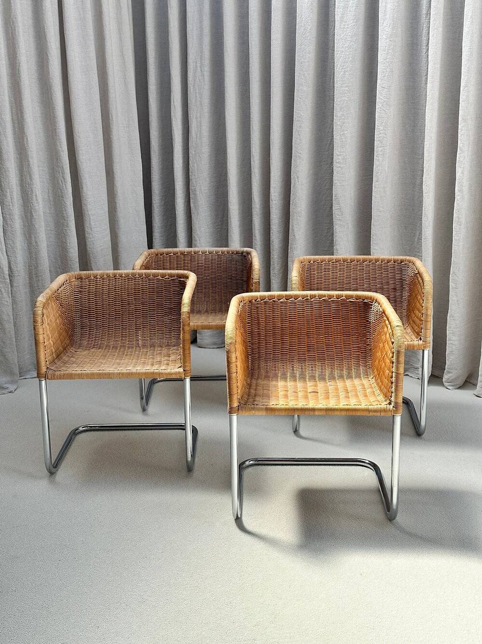 Set of 4 cantilever wicker chairs, attributed to Harvey Probber, USA, 1970s.