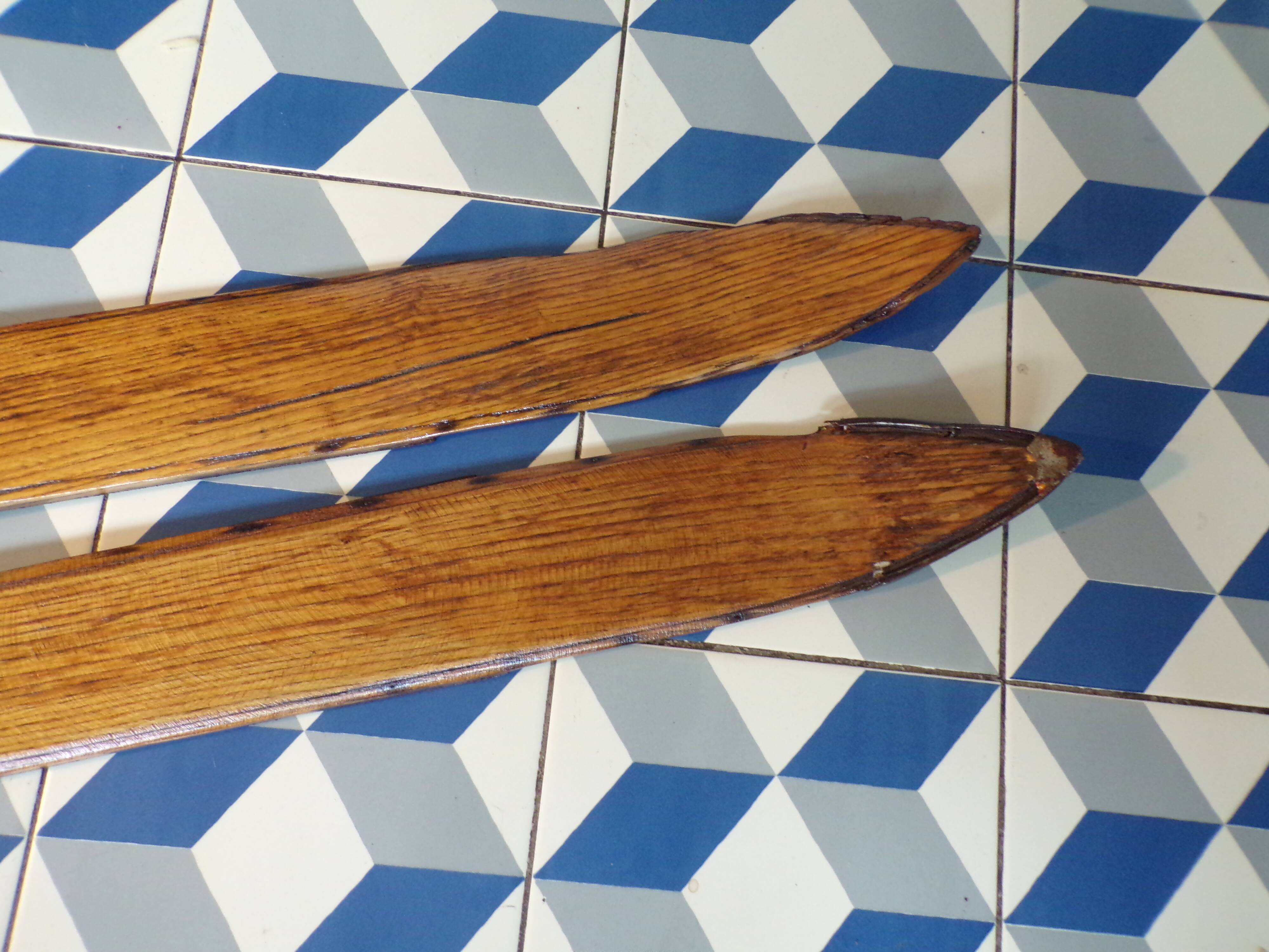Pair of vintage wooden skis L=217cm