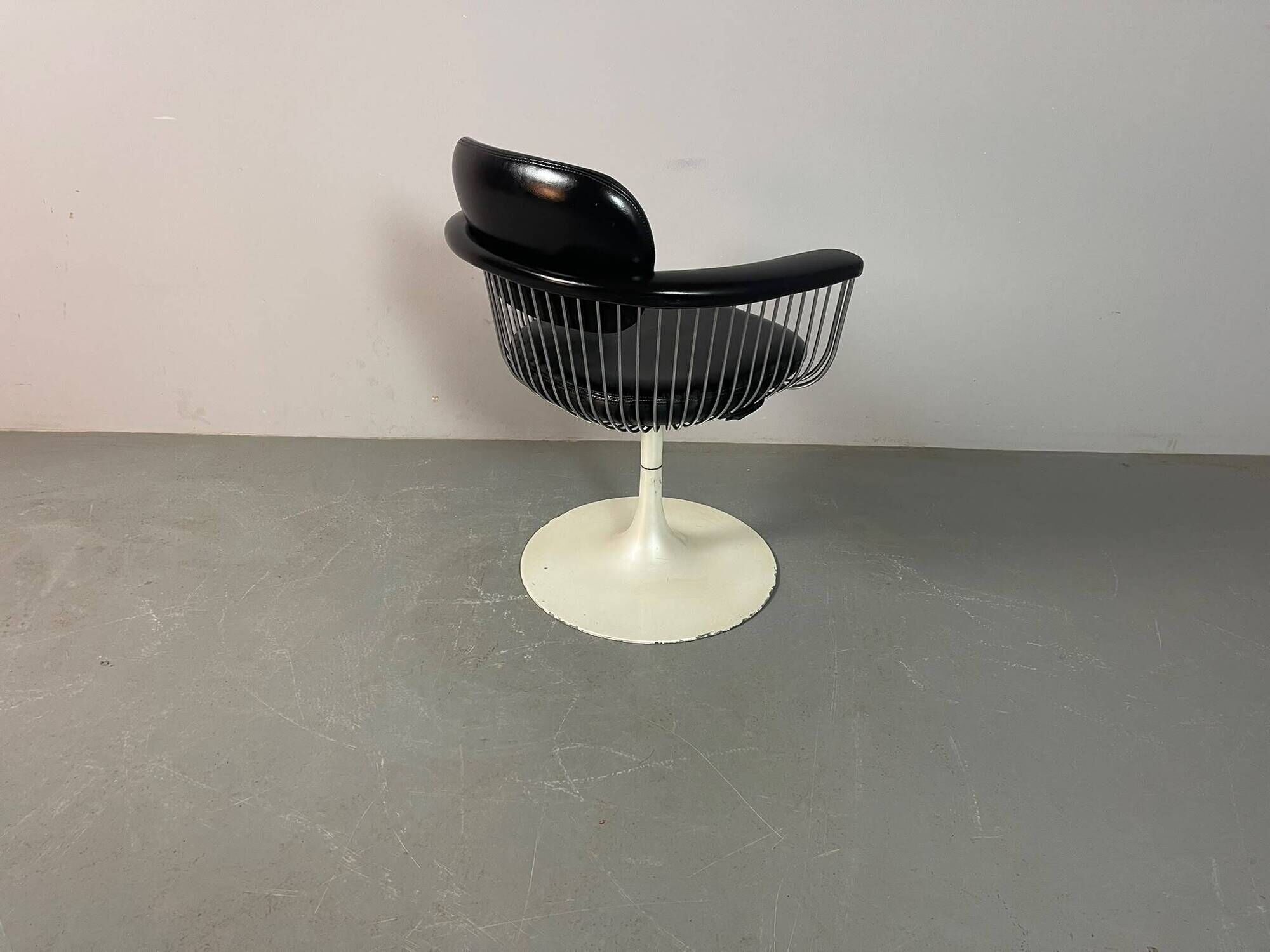 Single Mid-Century Belgian Swivel Armchair Attributed to Rudi Verelst