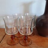 4 glasses on feet