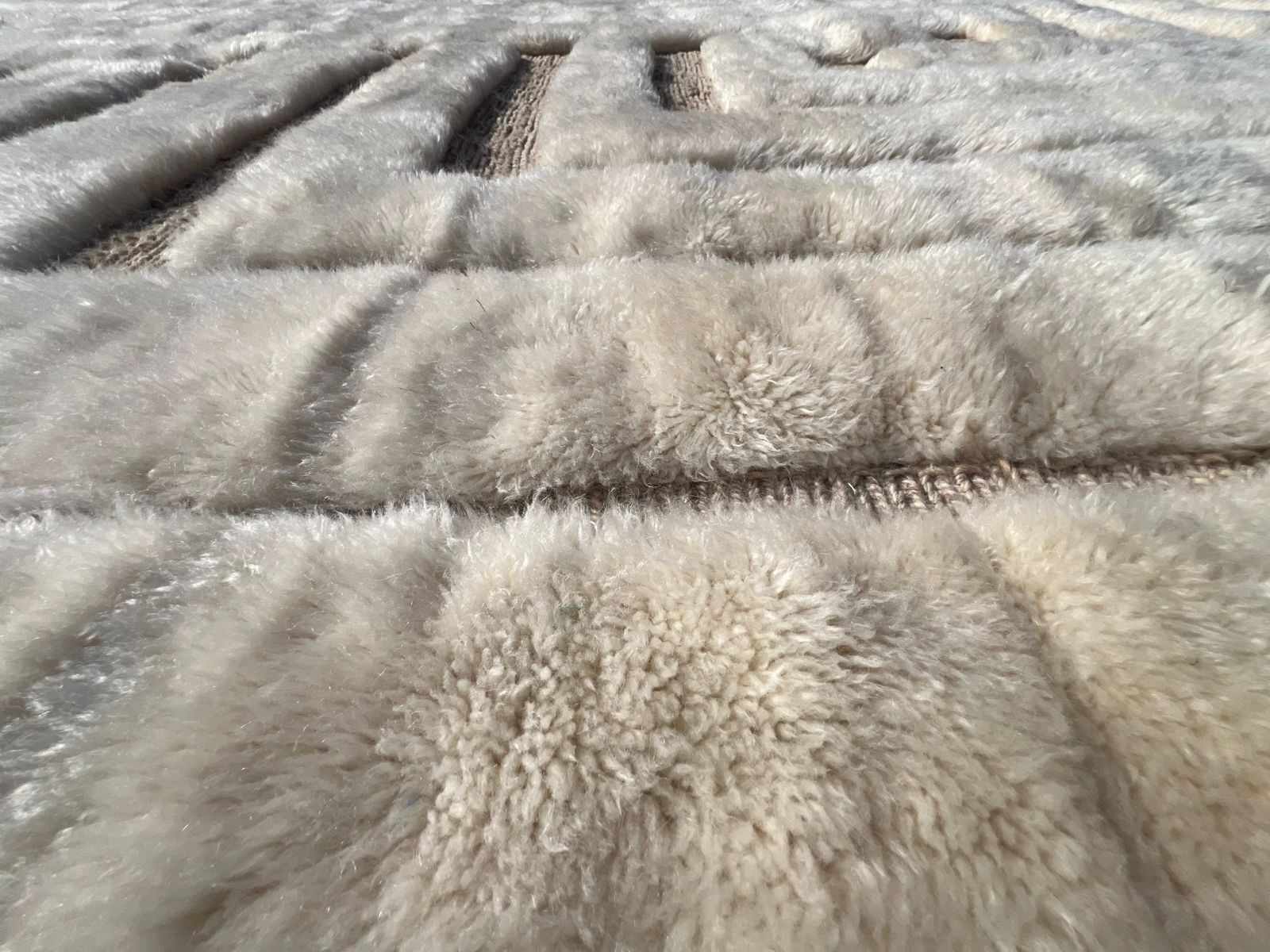 Beni Mrirt Moroccan Rug 400x300 cm – Natural wool – Geometric design