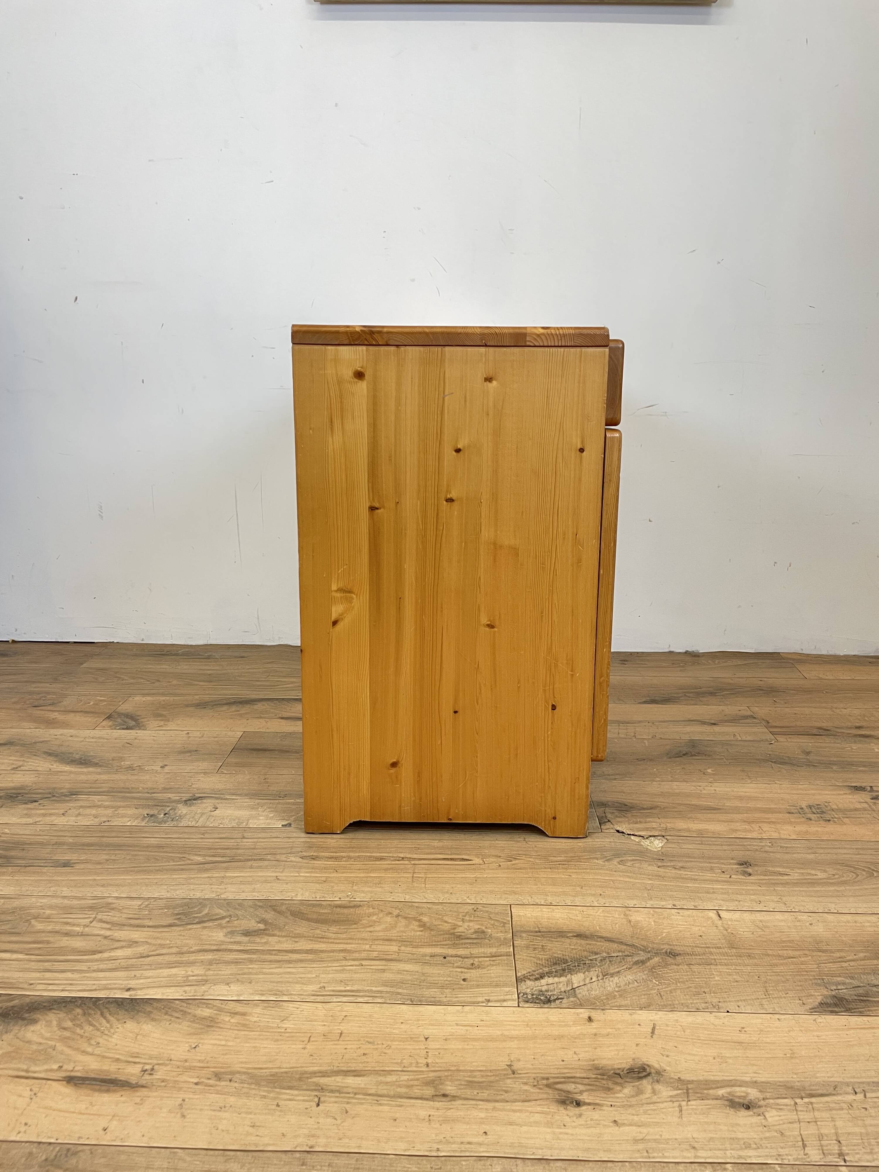 Solid pine buffet Charlotte Perriand selection