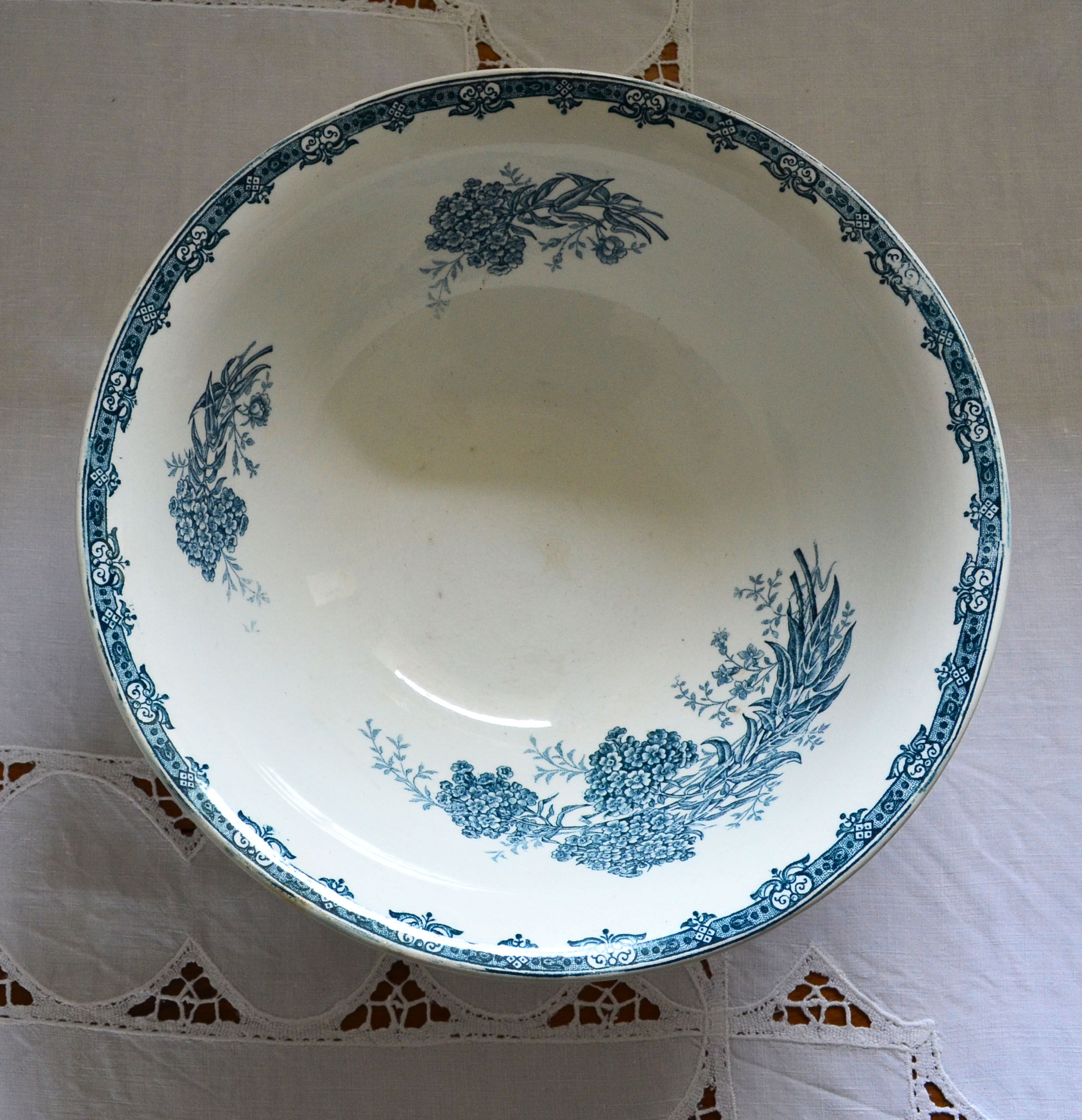 Salad bowl faience blue decoration