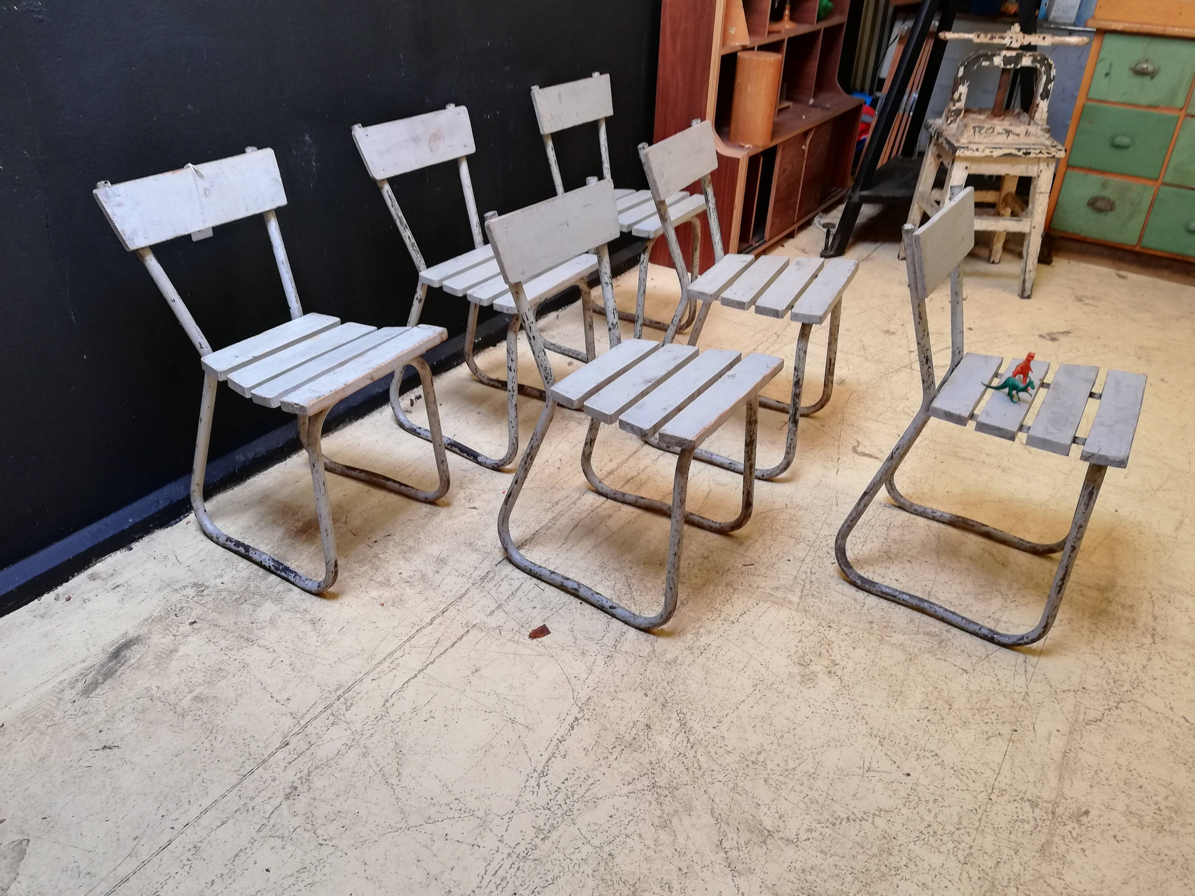 6 vintage garden chairs made of wood and metal