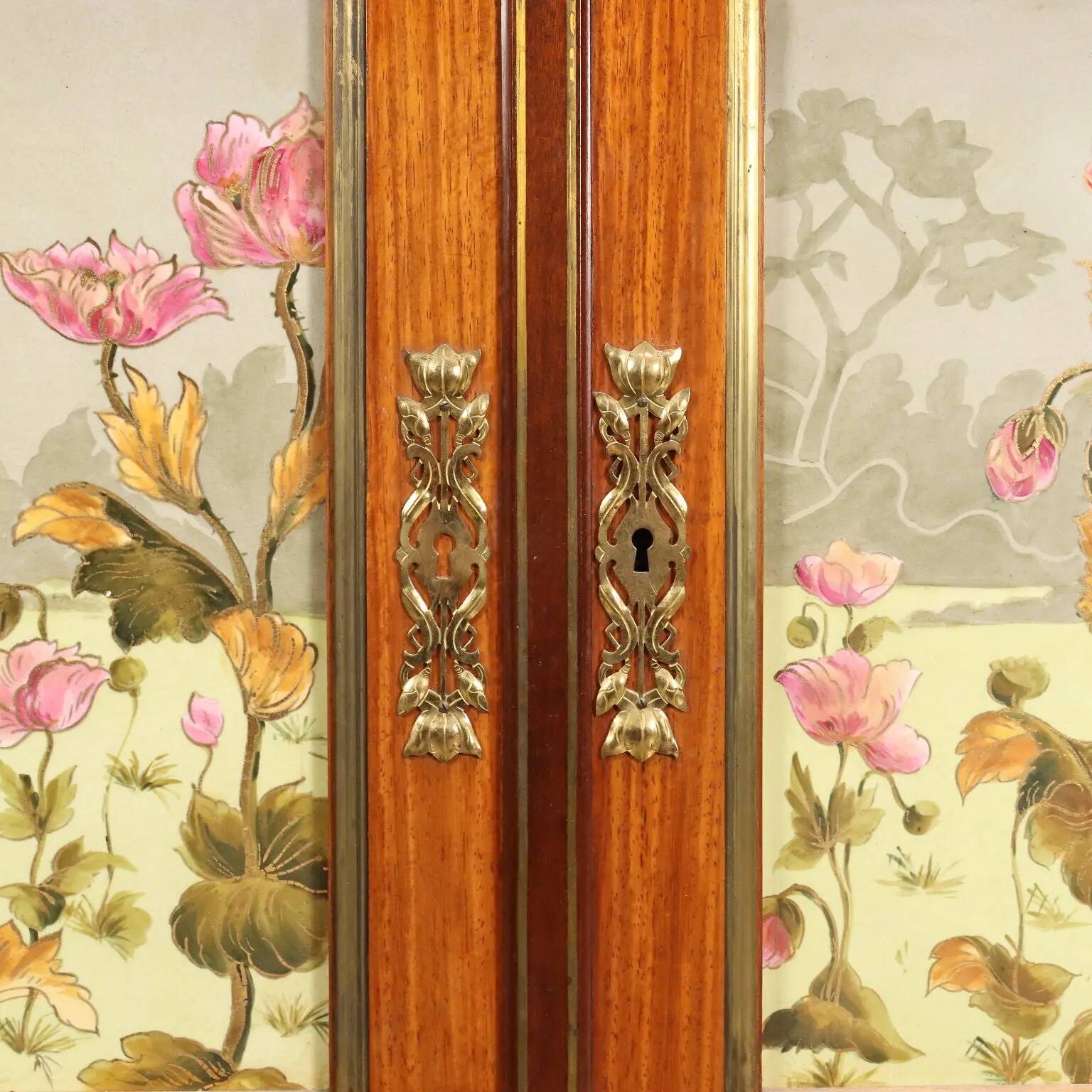 Antique Art Nouveau display cabinet in mahogany, Italy, 19th century.
