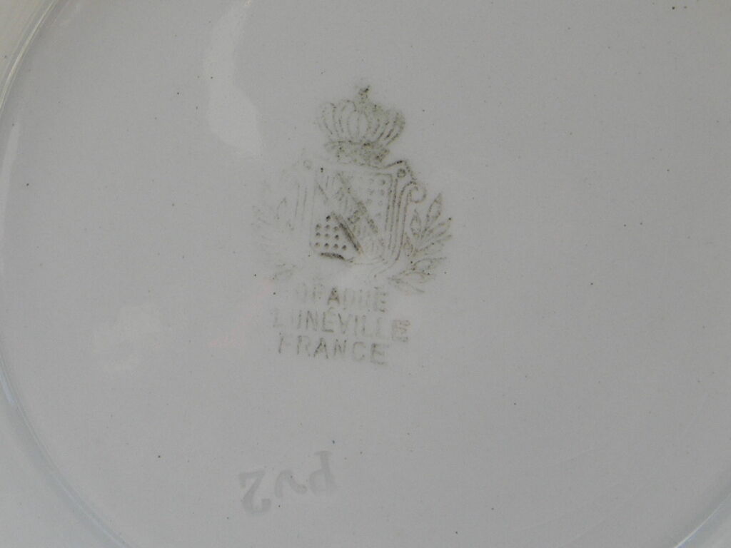 Cake plate, earthenware cup from luneville