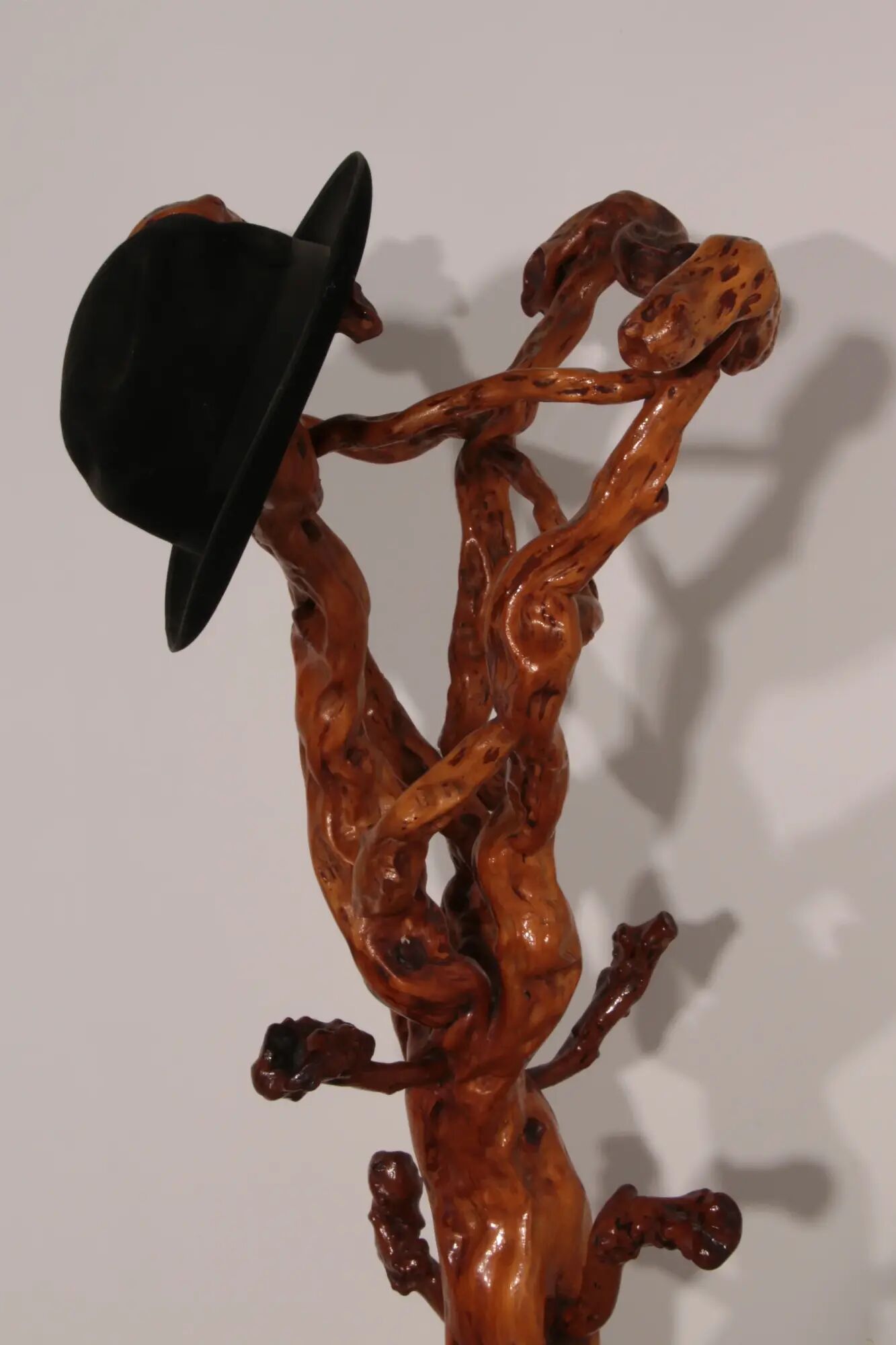 Sculptural oak coat rack – a functional work of nature Italy 60