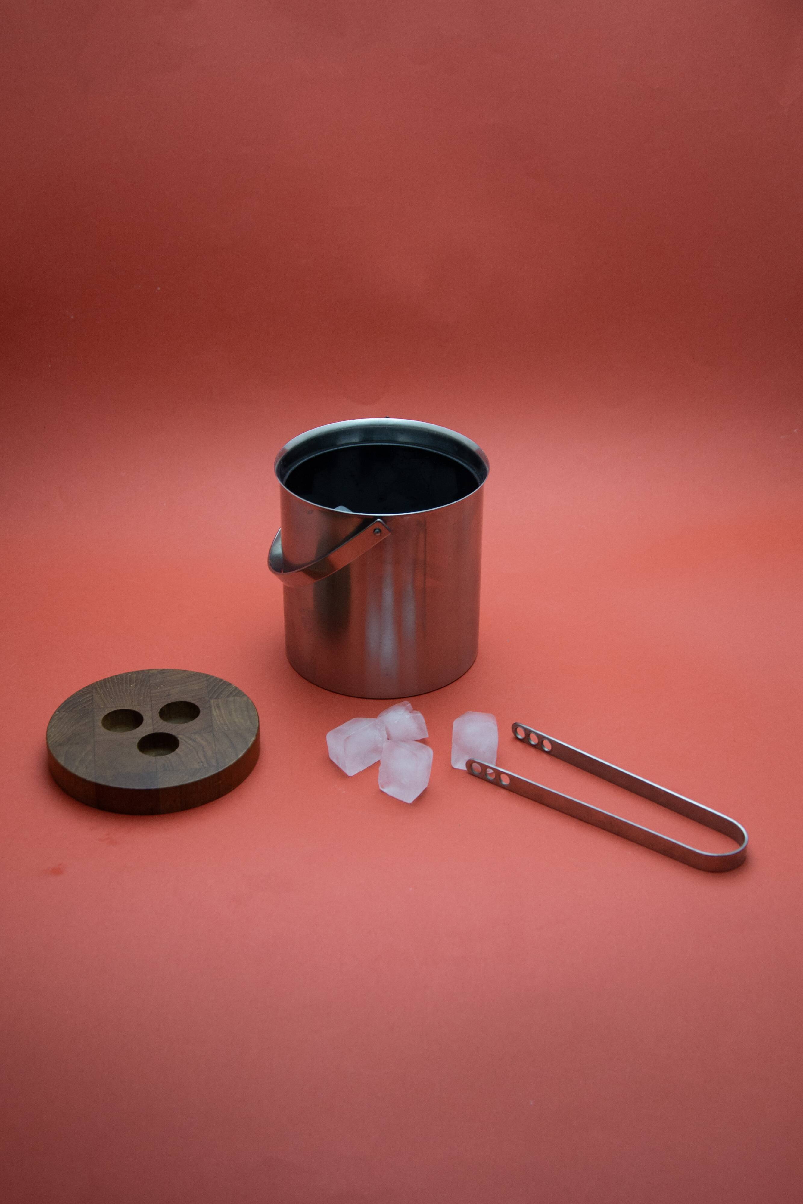 Seau à glace 1ère édition - à couvercle en teck par Arne Jacobsen – 1960