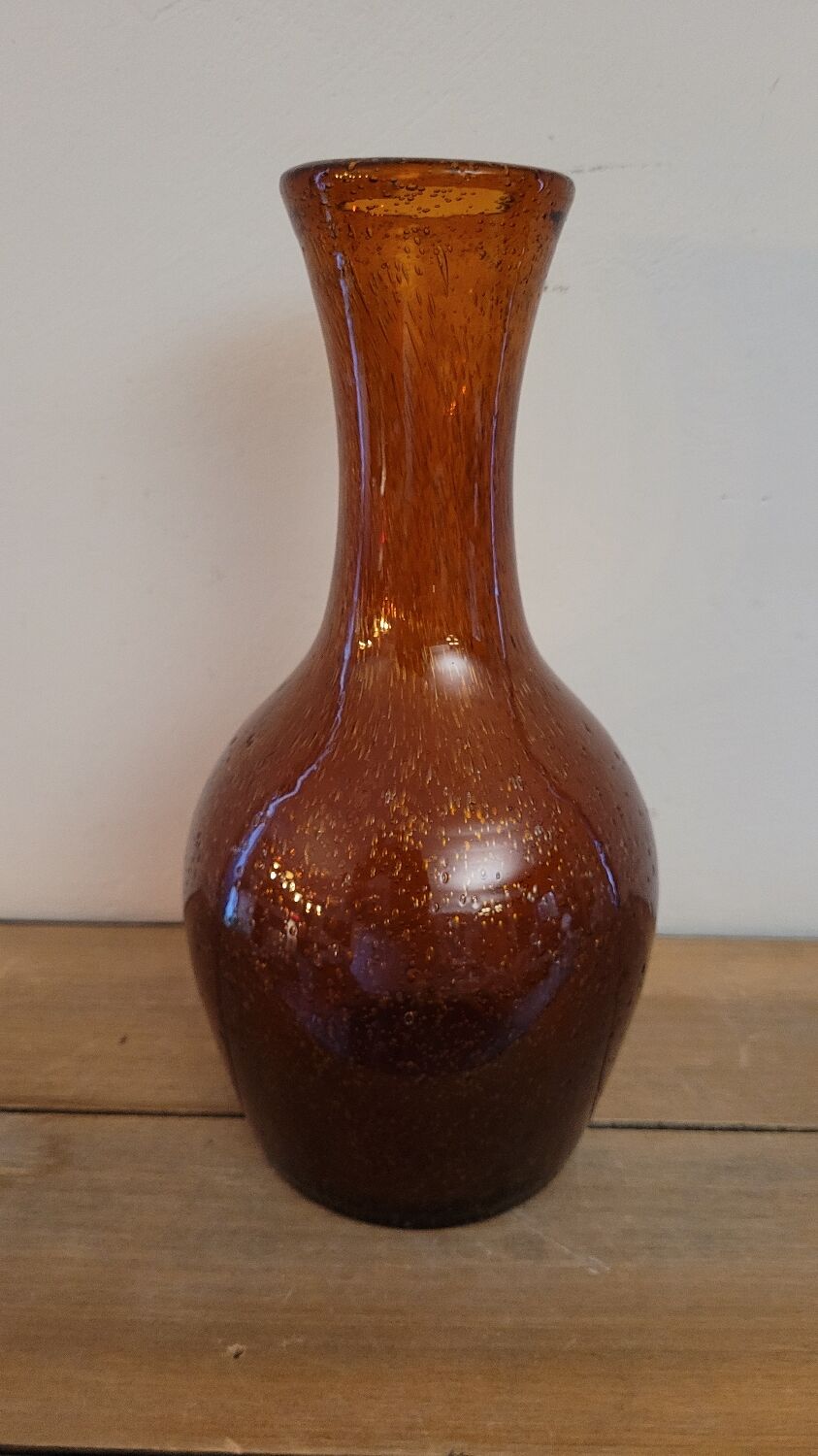 Bubbled glass vase