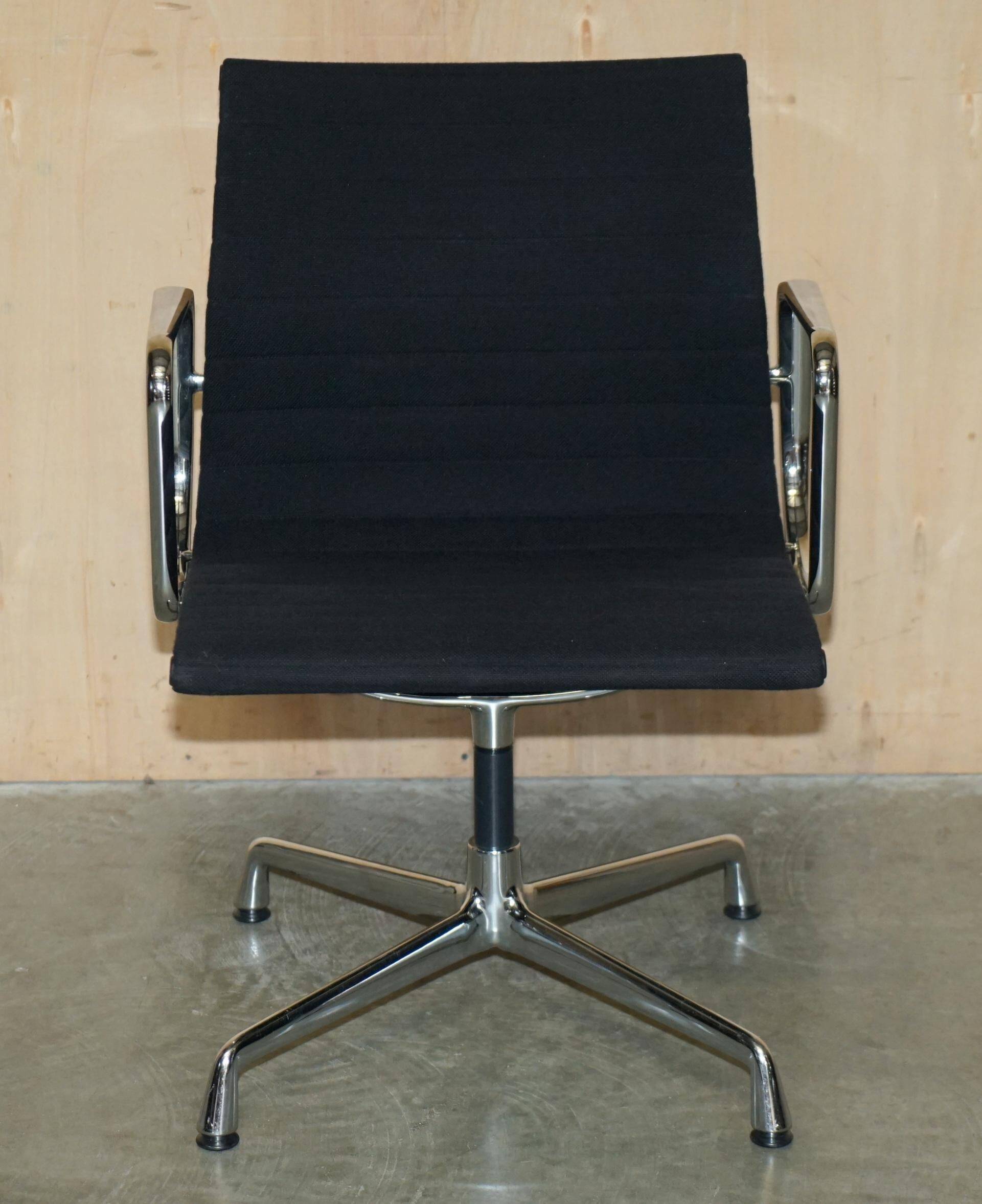 Charles & Ray Eames Vitra EA108 Hopsak swivel office chair