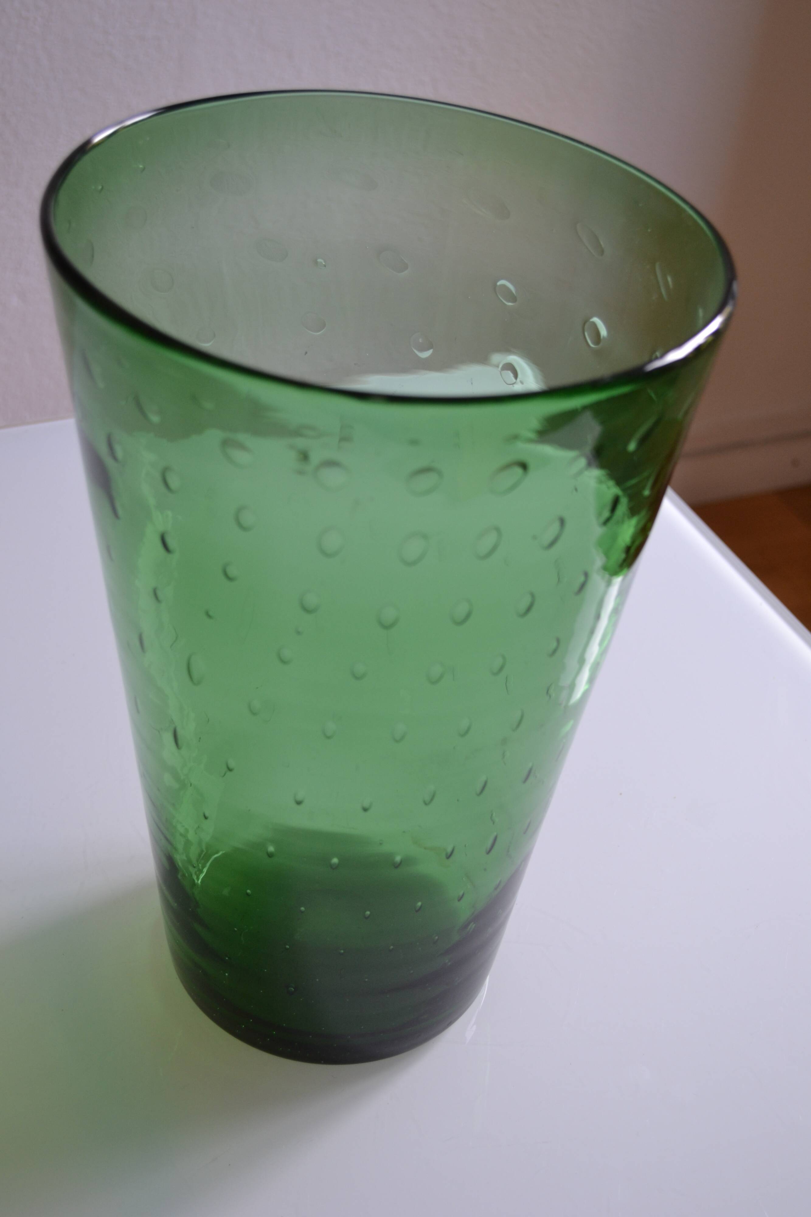 Very large vase 35 cm in green bullicante glass Murano or Empoli Italy 1960