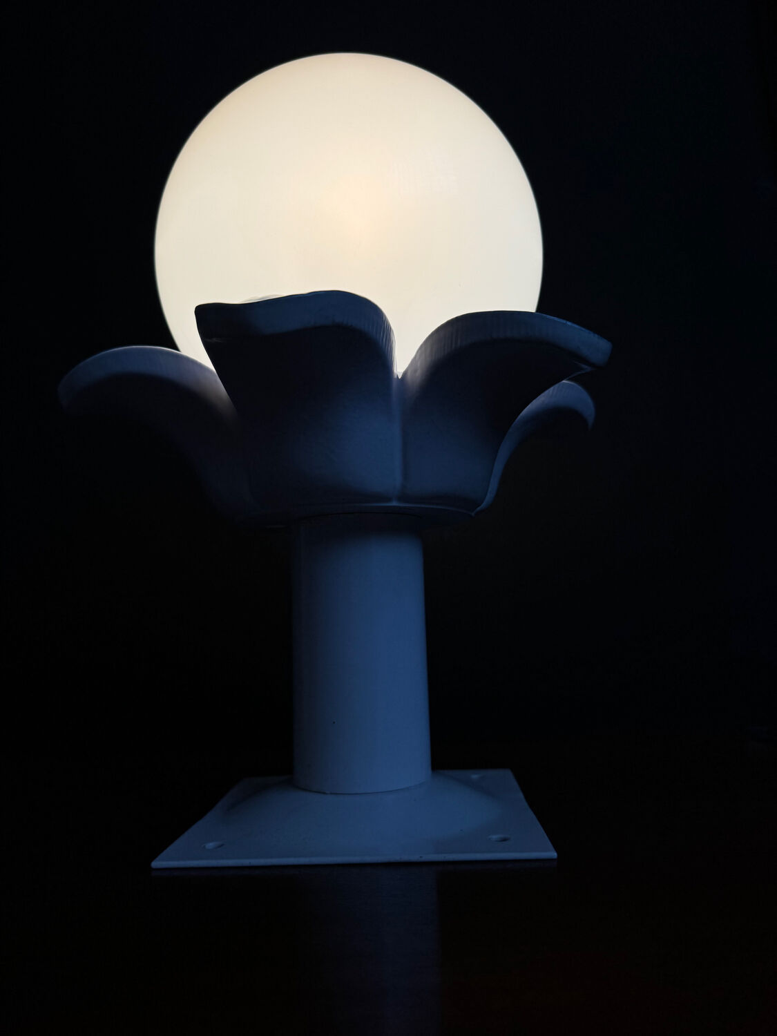 Opaline palm tree ceiling light from the 1980s.