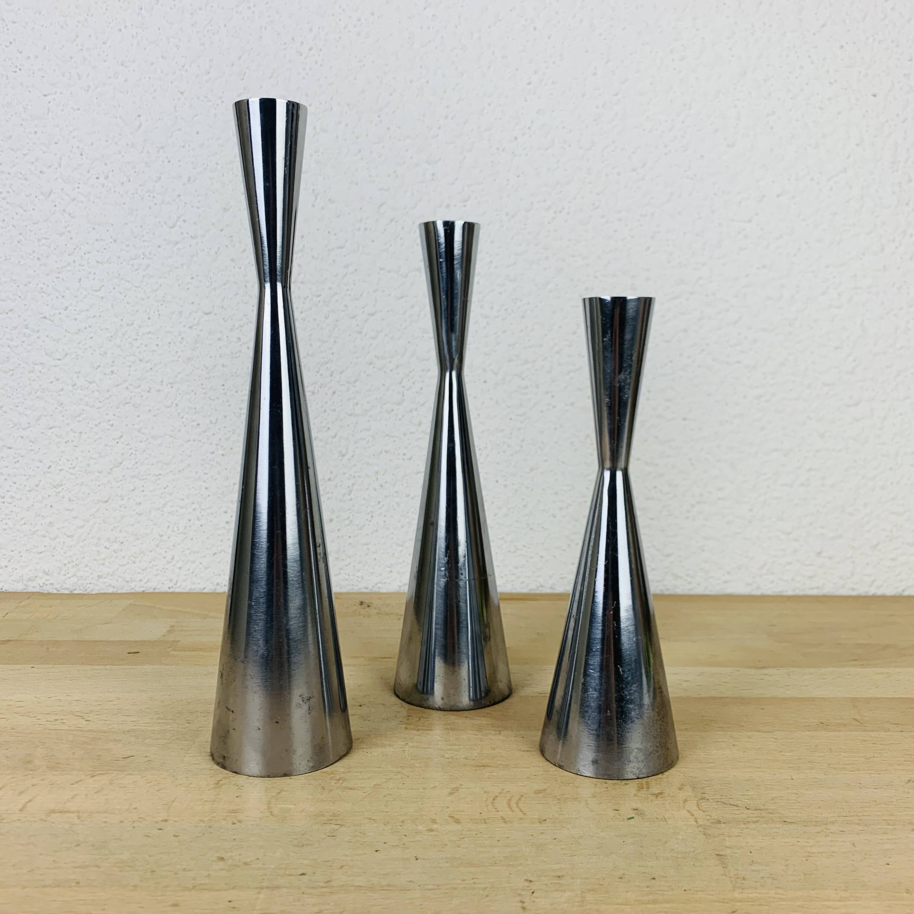 3 aluminum diabolo candle holders