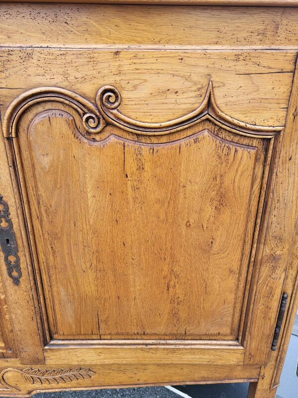 Buffet de campagne Normande style Louis XVI, en chêne massif France