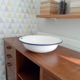 Old enameled sheet metal basin