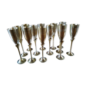 Set de 13 flûtes à champagne laiton et métal argenté