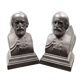 Pair of channels, the man of the 19th century in military costume - Good condition -