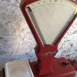 Vintage red Testut grocer's balance