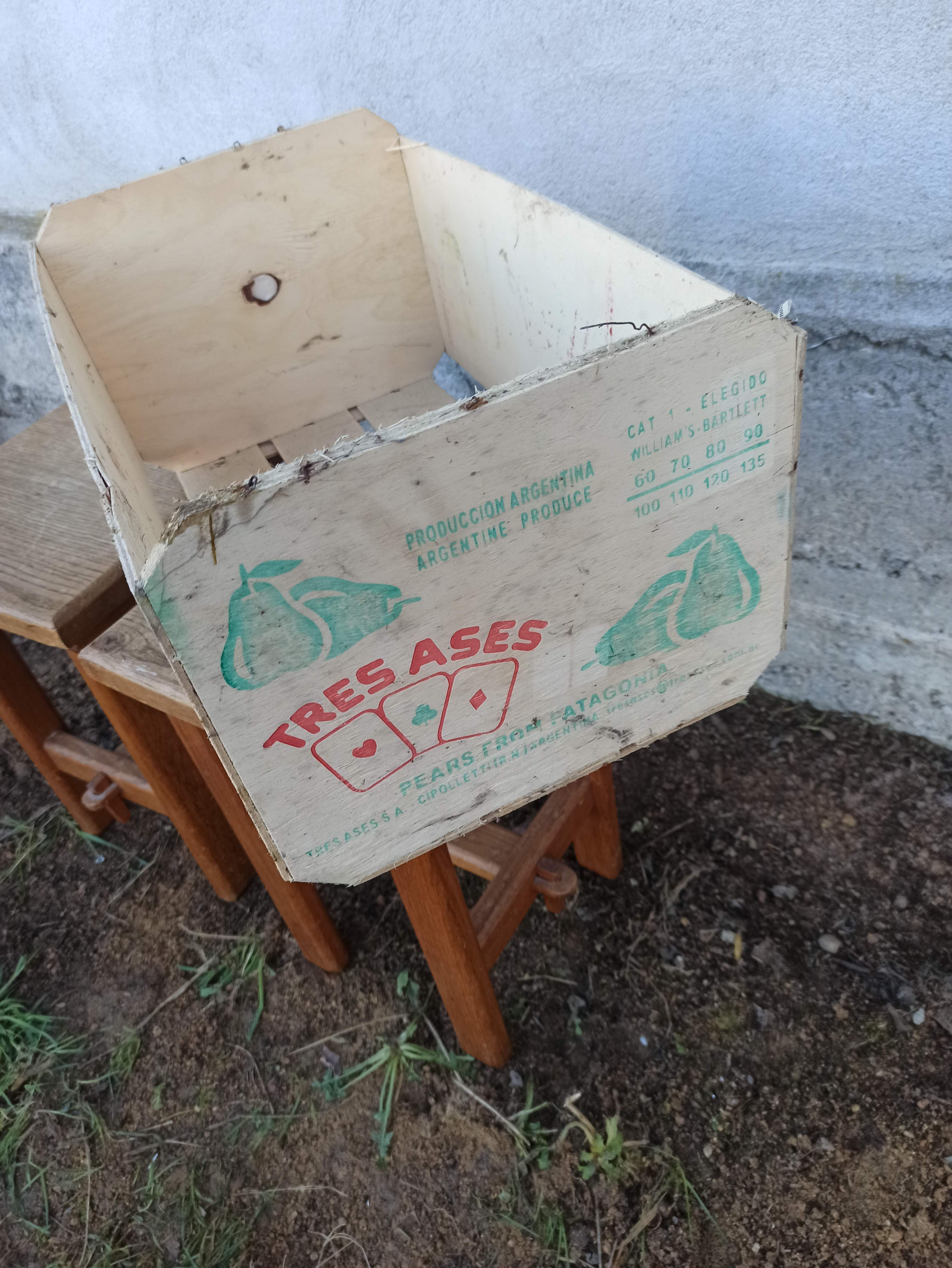 Argentine advertising wooden box