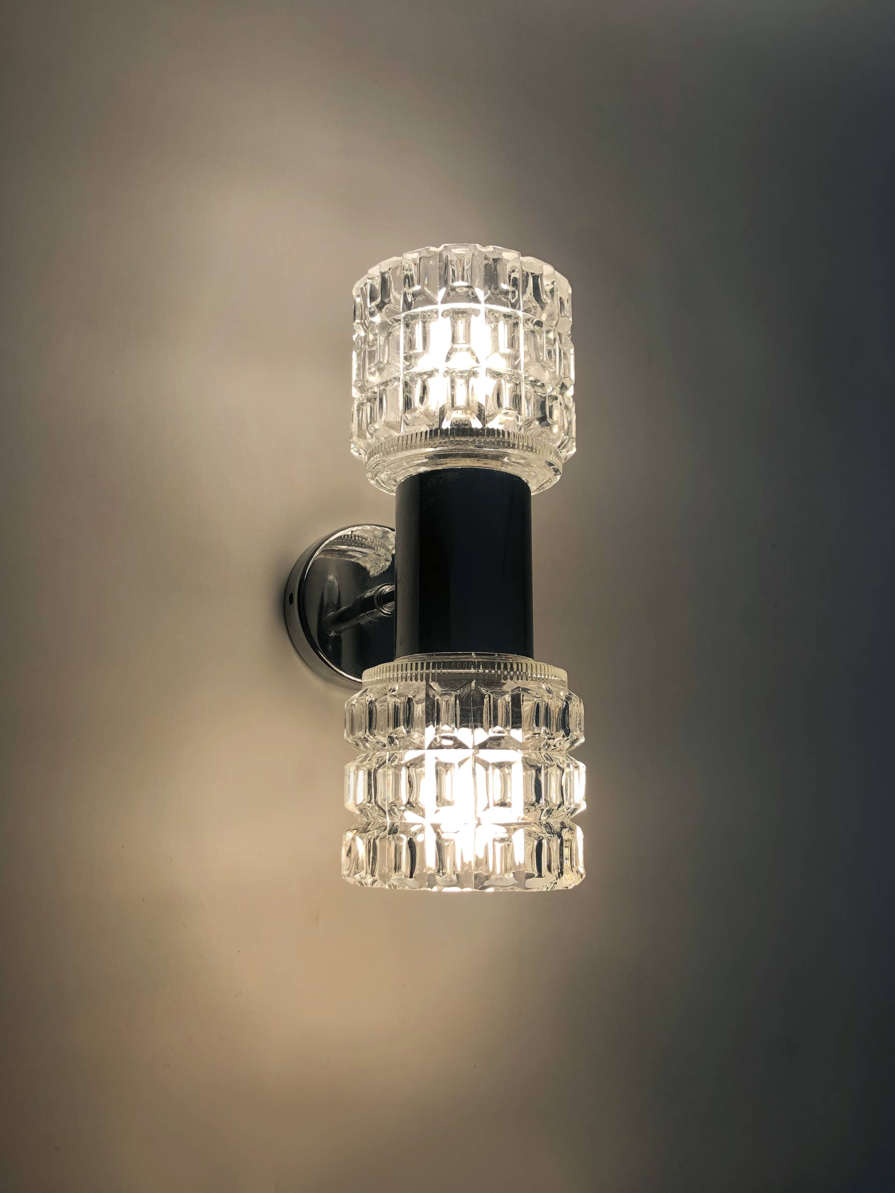 Pair of double wall sconces Space Age. Chrome metal 70.