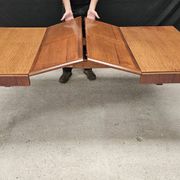 Lot table et ses 6 chaises Art déco de Saddier & fils