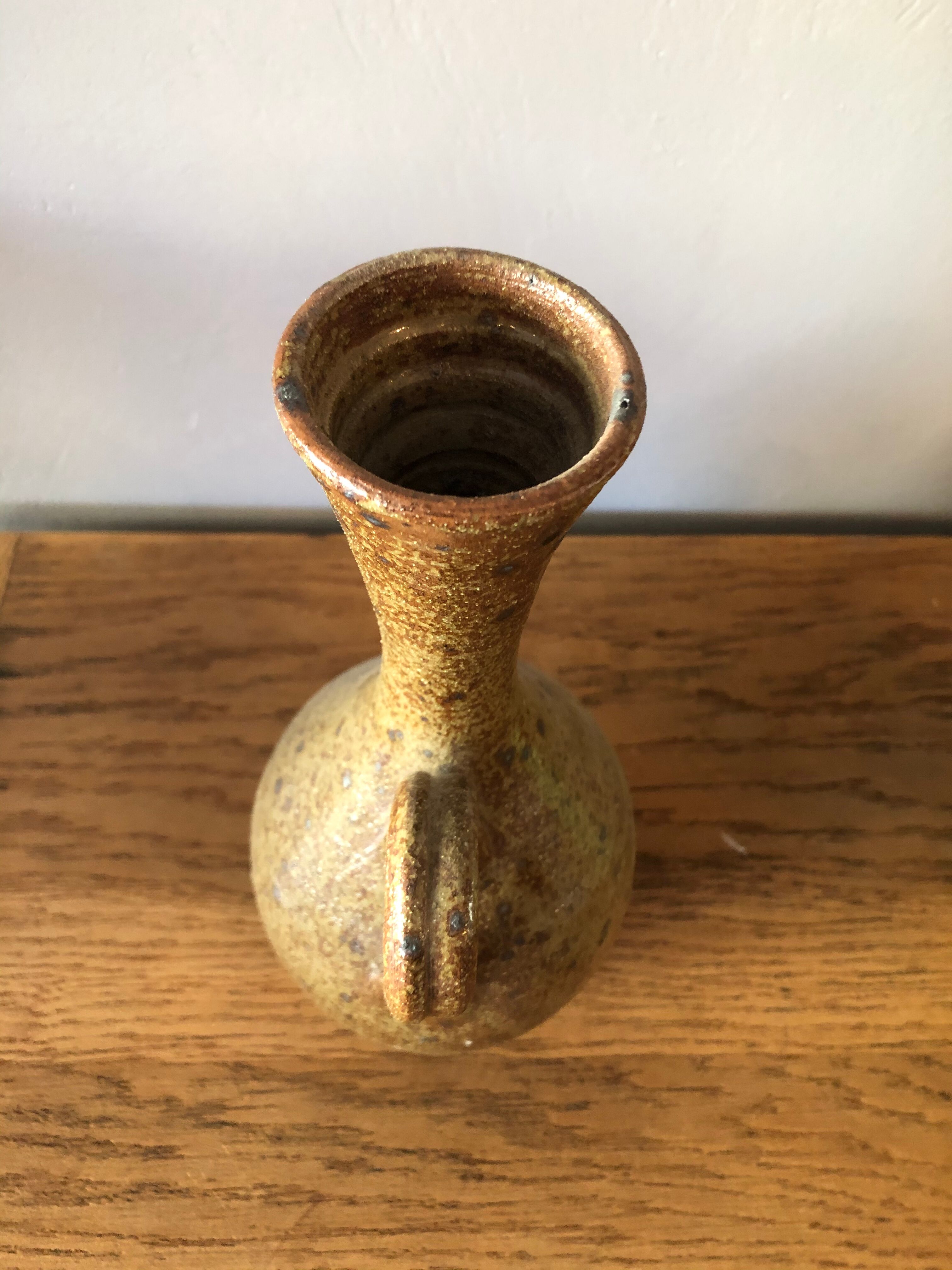 Pichet en grès ancien
