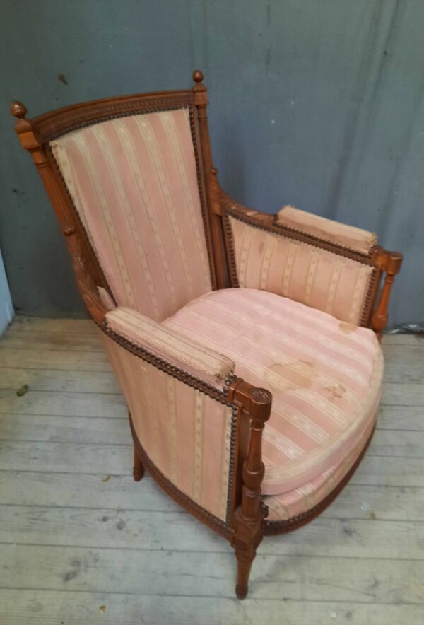 Bergere de style Louis XVI 8