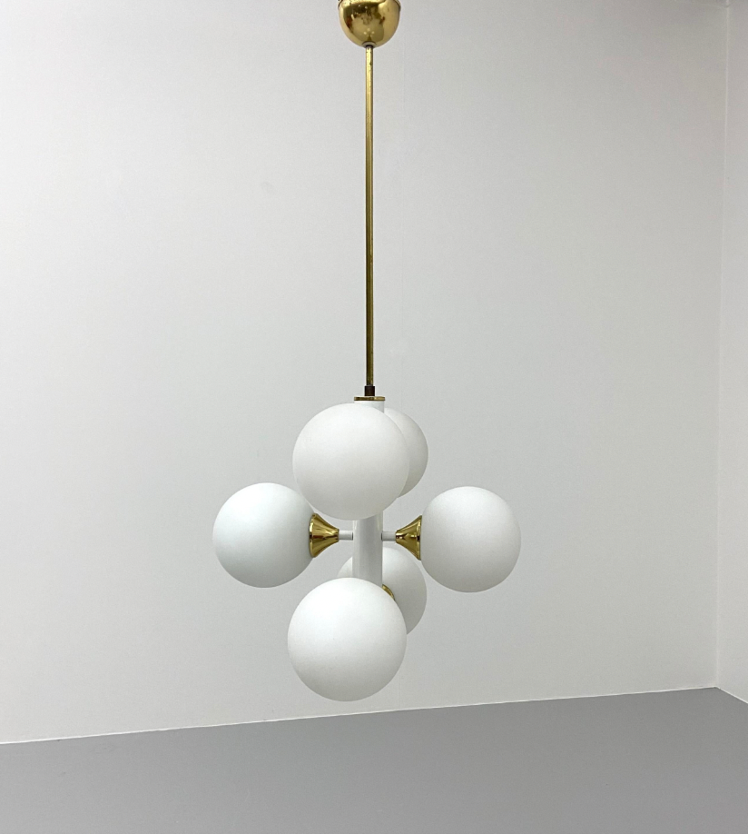 Kaiser Leuchten Sputnik in brass and metal with 6 opaline bulbs