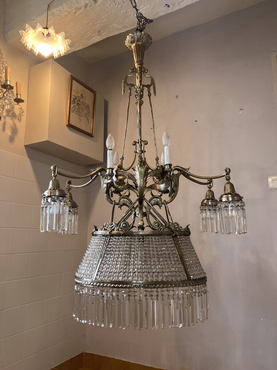 Large chandelier counter, billiards, casino