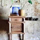 Chevet ancien en bois