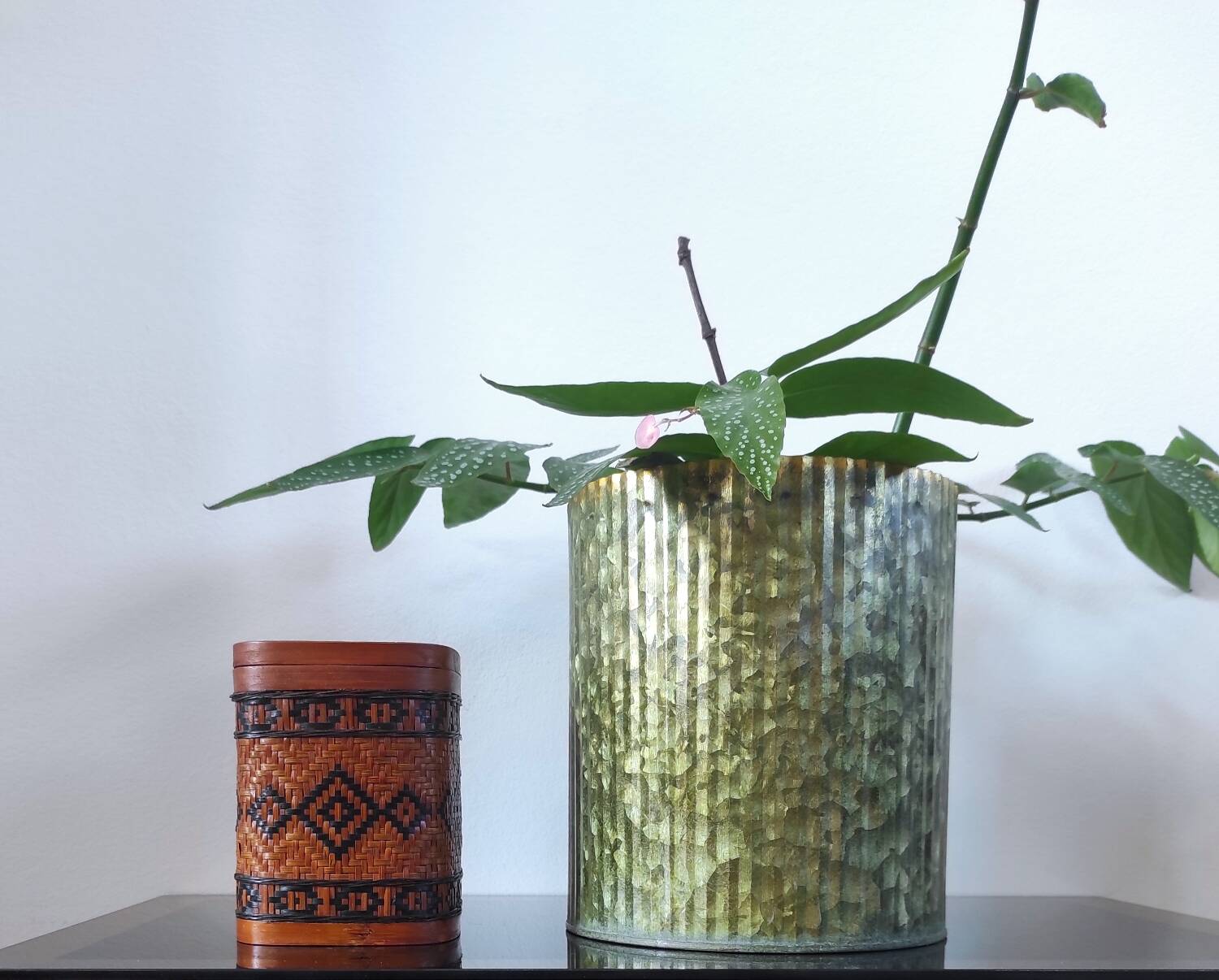 Vintage woven bamboo box - Artisanal Shanghai