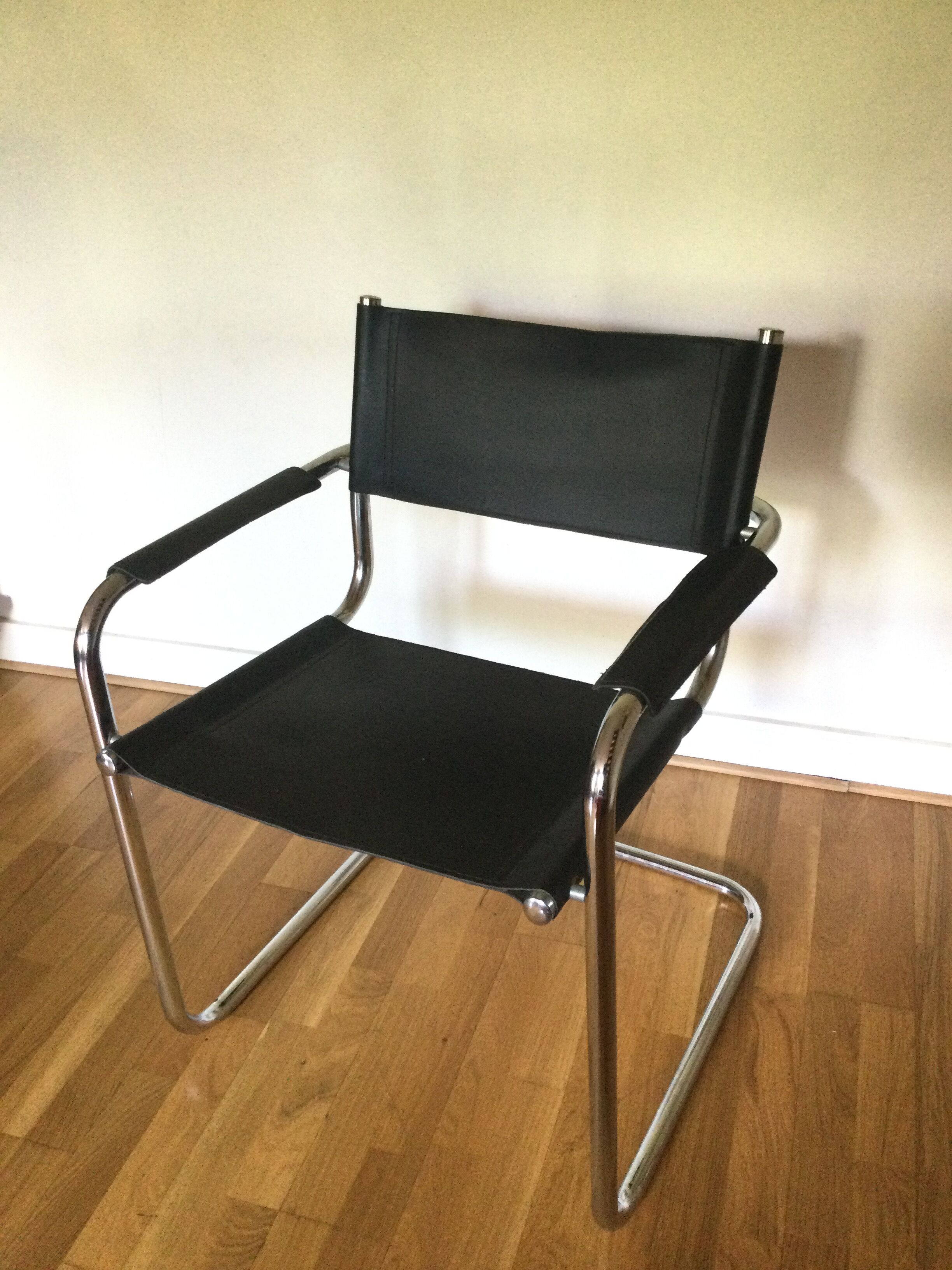 MG5 armchair by Matteo Grassi